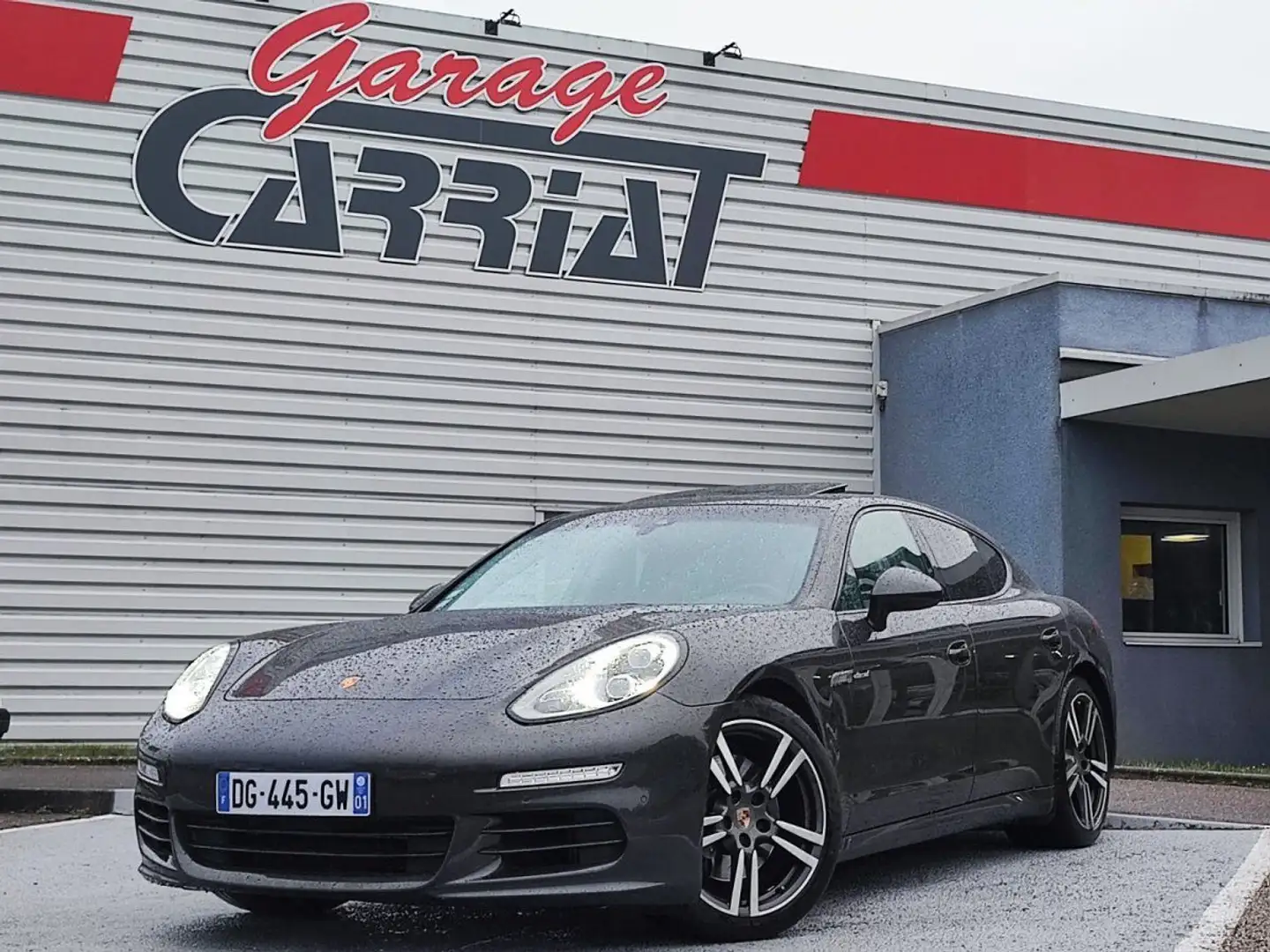 Porsche Panamera 3.0 D 300CV PLATINIUM EDITION Tiptronic8 Šedá - 1