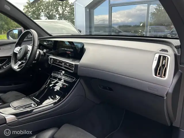 Mercedes-Benz Eqc view 23