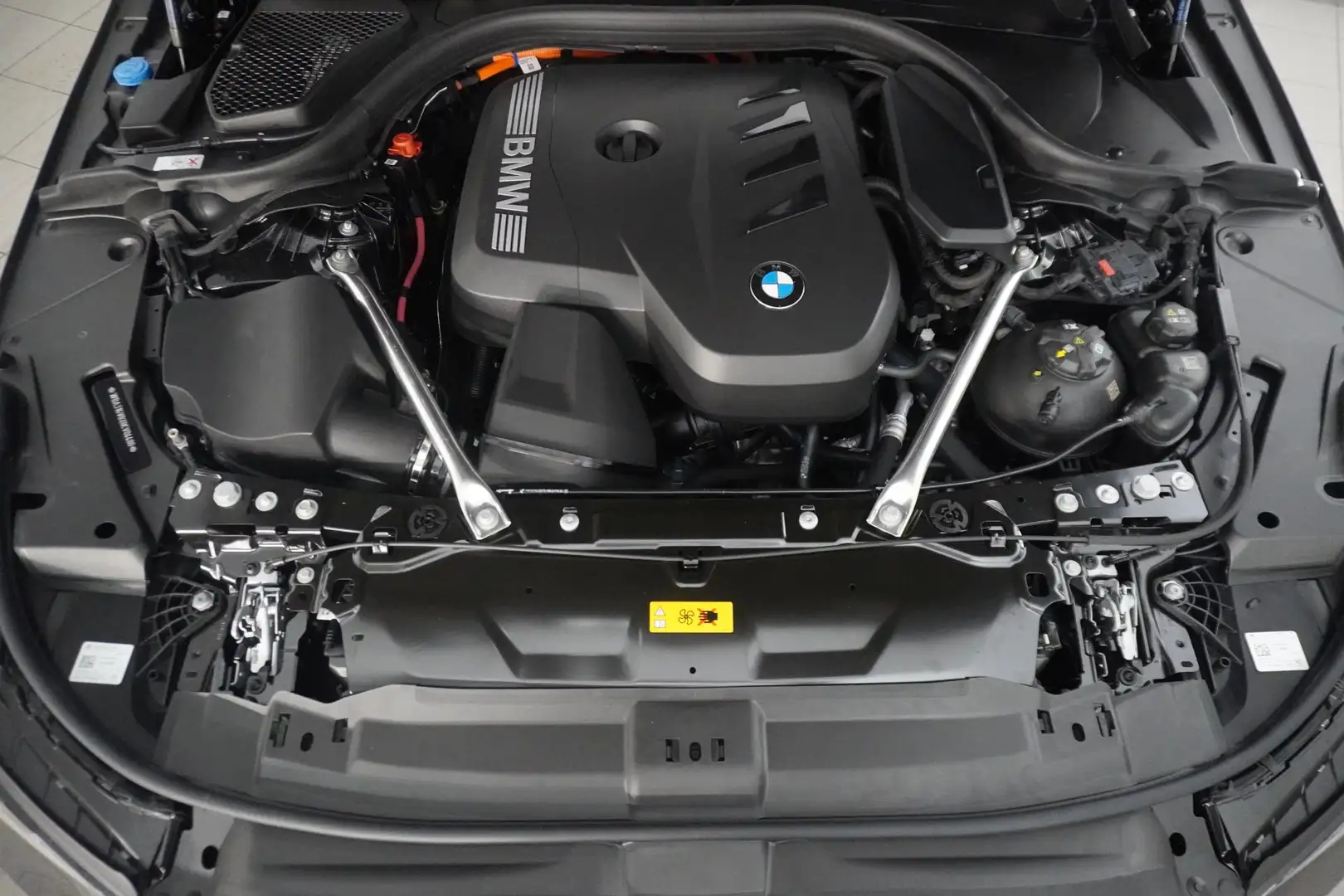 BMW 530 530e xDrive Grau - 2