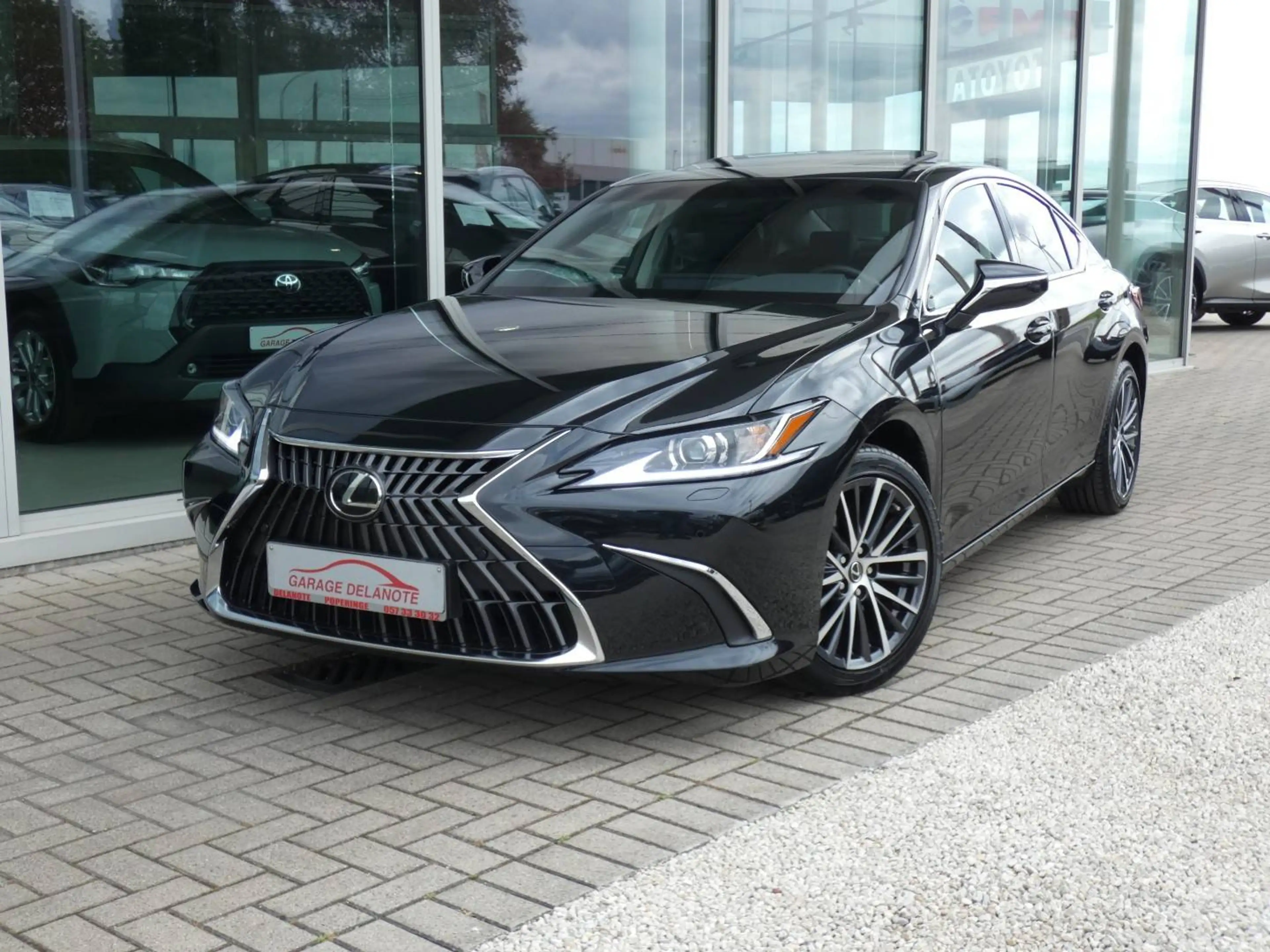Lexus ES 300 Hybrid Explore line +Open dak +LEDER +Zetelverwarming +Stuurwielverwarming +Groot scherm +Dodehoek — photo 2