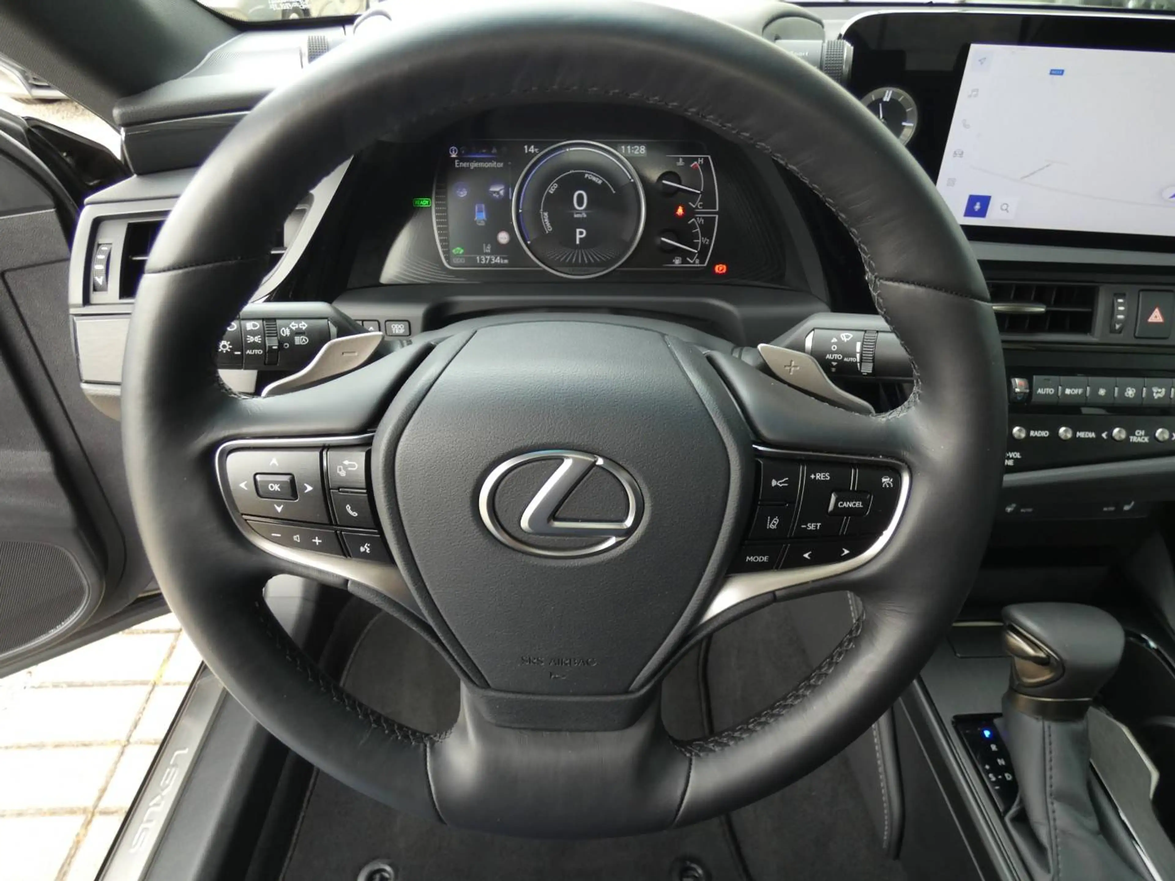 Lexus ES 300 Hybrid Explore line +Open dak +LEDER +Zetelverwarming +Stuurwielverwarming +Groot scherm +Dodehoek — photo 14