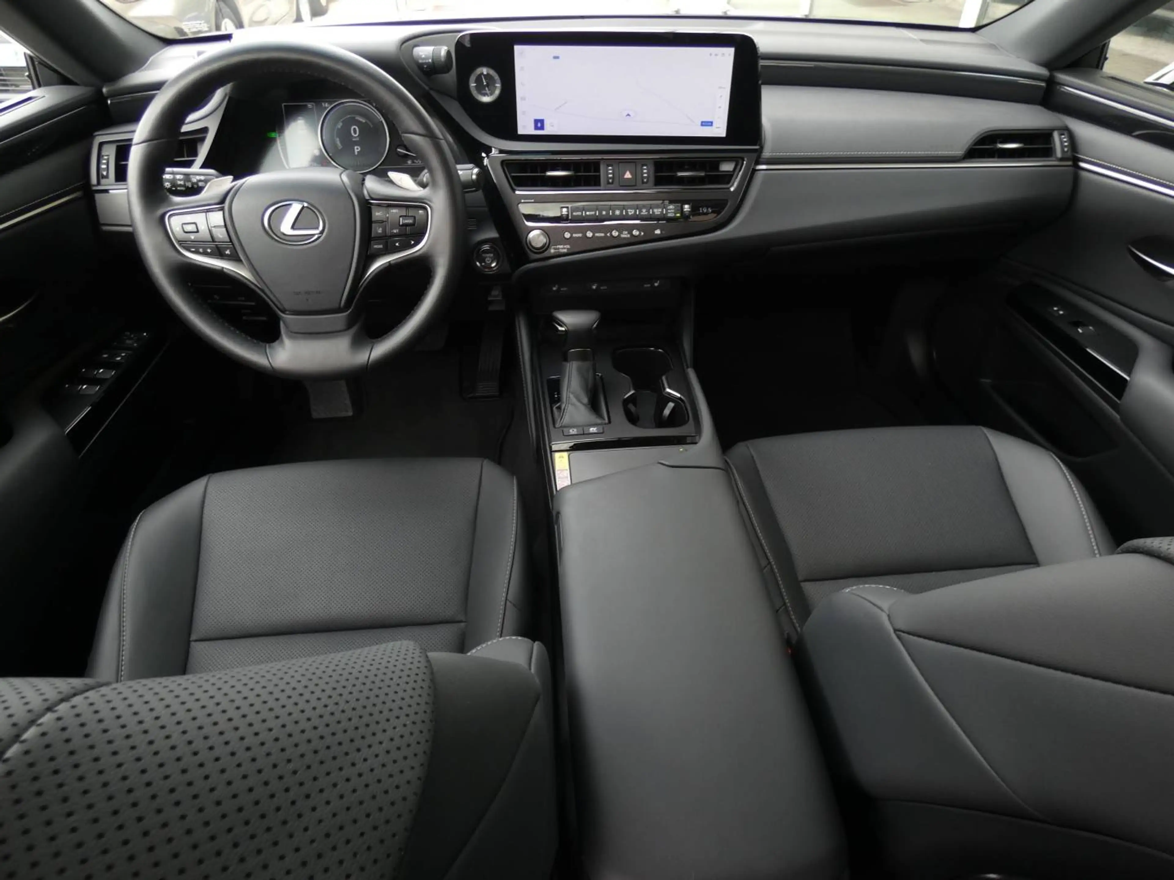 Lexus ES 300 Hybrid Explore line +Open dak +LEDER +Zetelverwarming +Stuurwielverwarming +Groot scherm +Dodehoek — photo 10