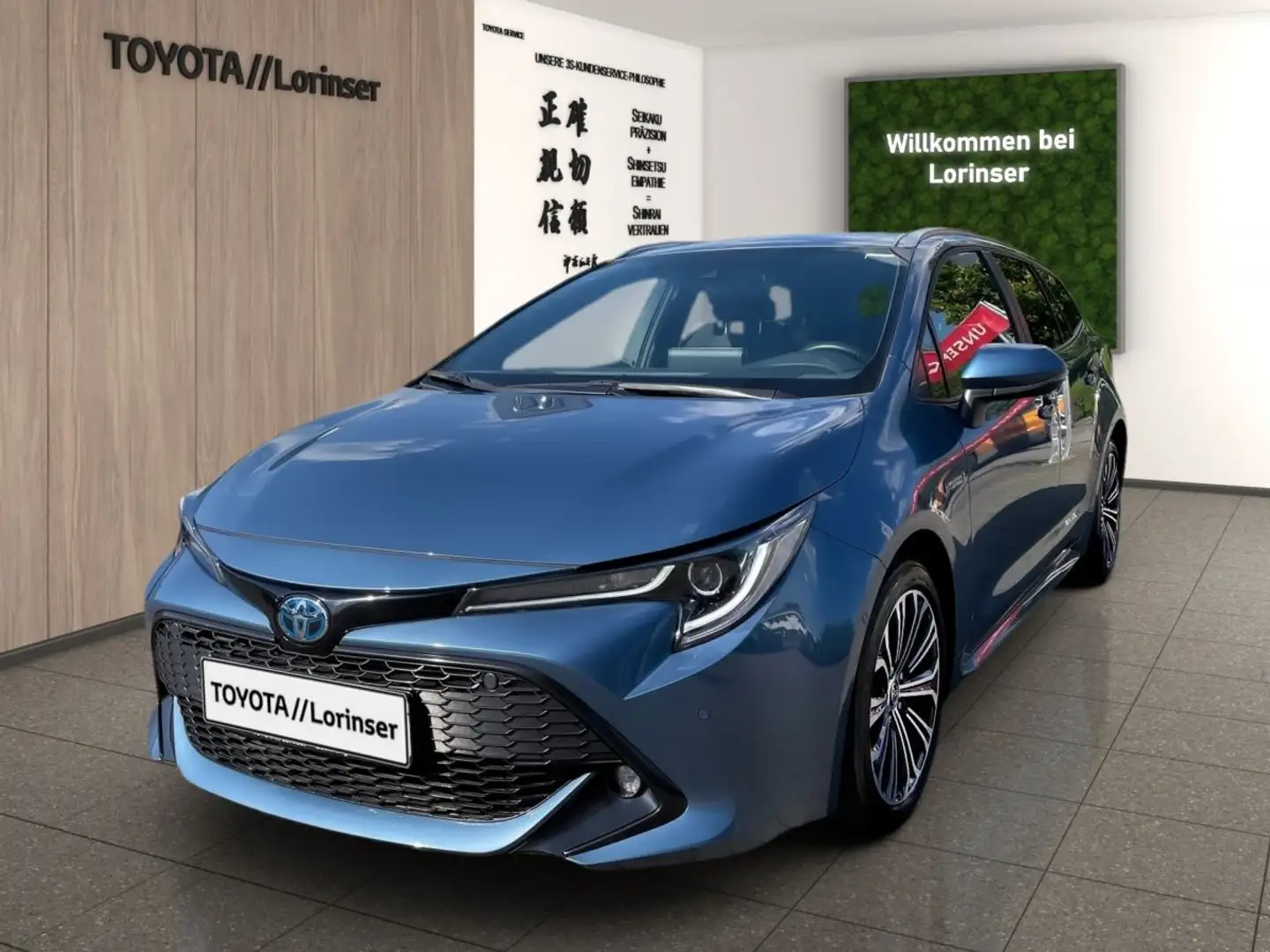 Toyota Corolla Touring Sports Hybrid Team D Modrá - 1