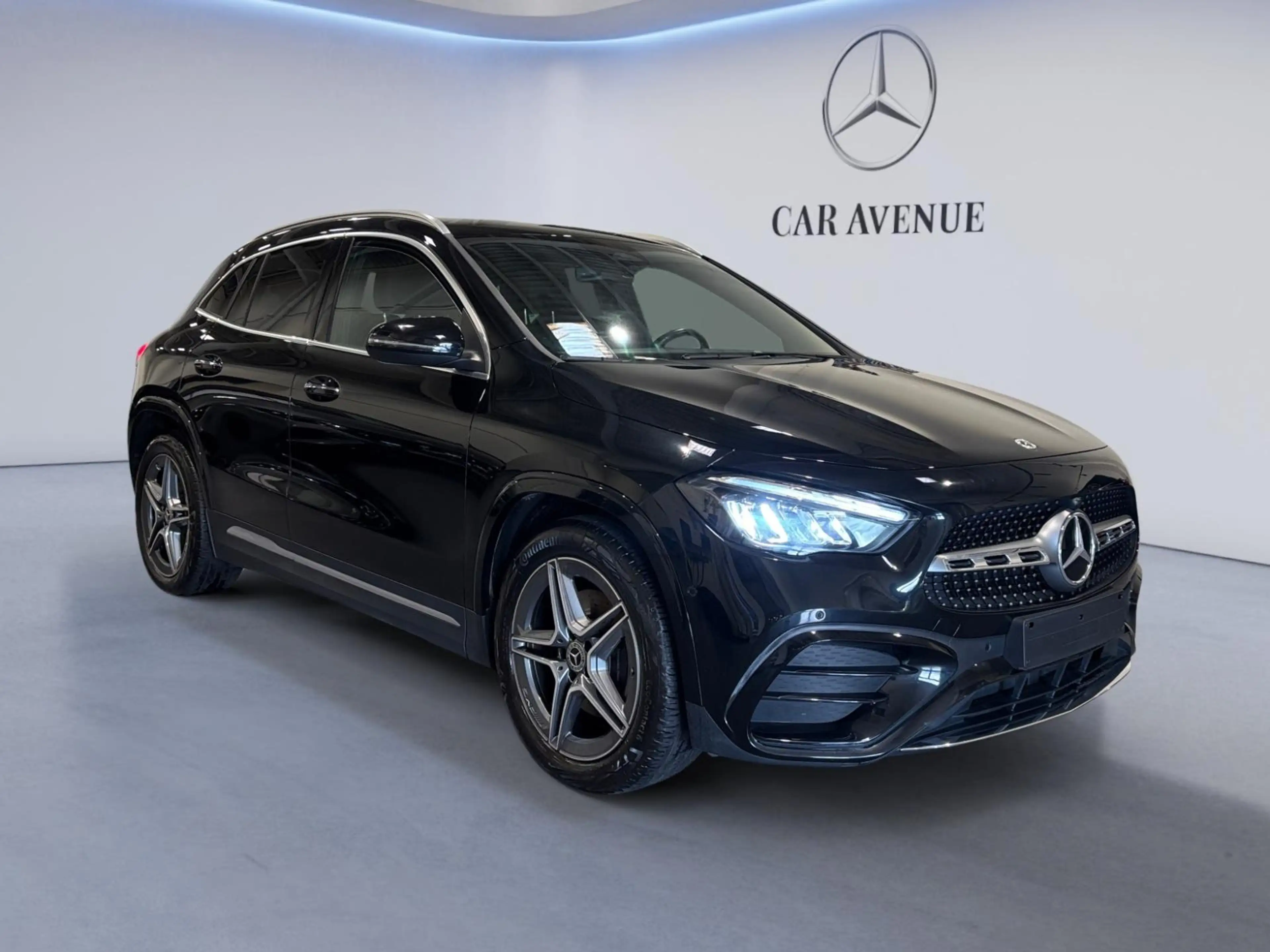Mercedes-Benz GLA 180 d AMG Line — photo 3