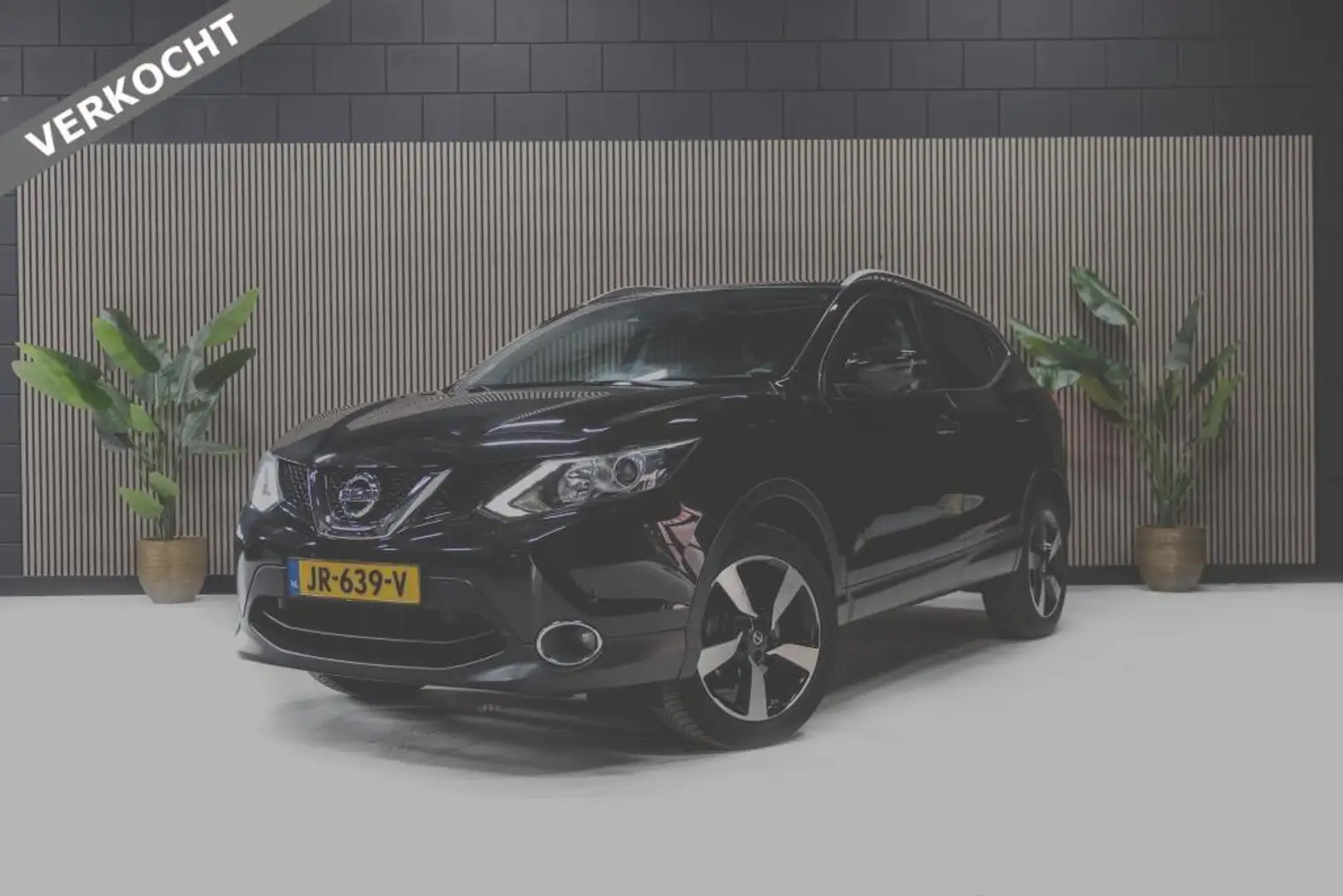 Nissan Qashqai 1.2 N-Connecta | 360 Camera | Pano | Trekhaak | VE Zwart - 1