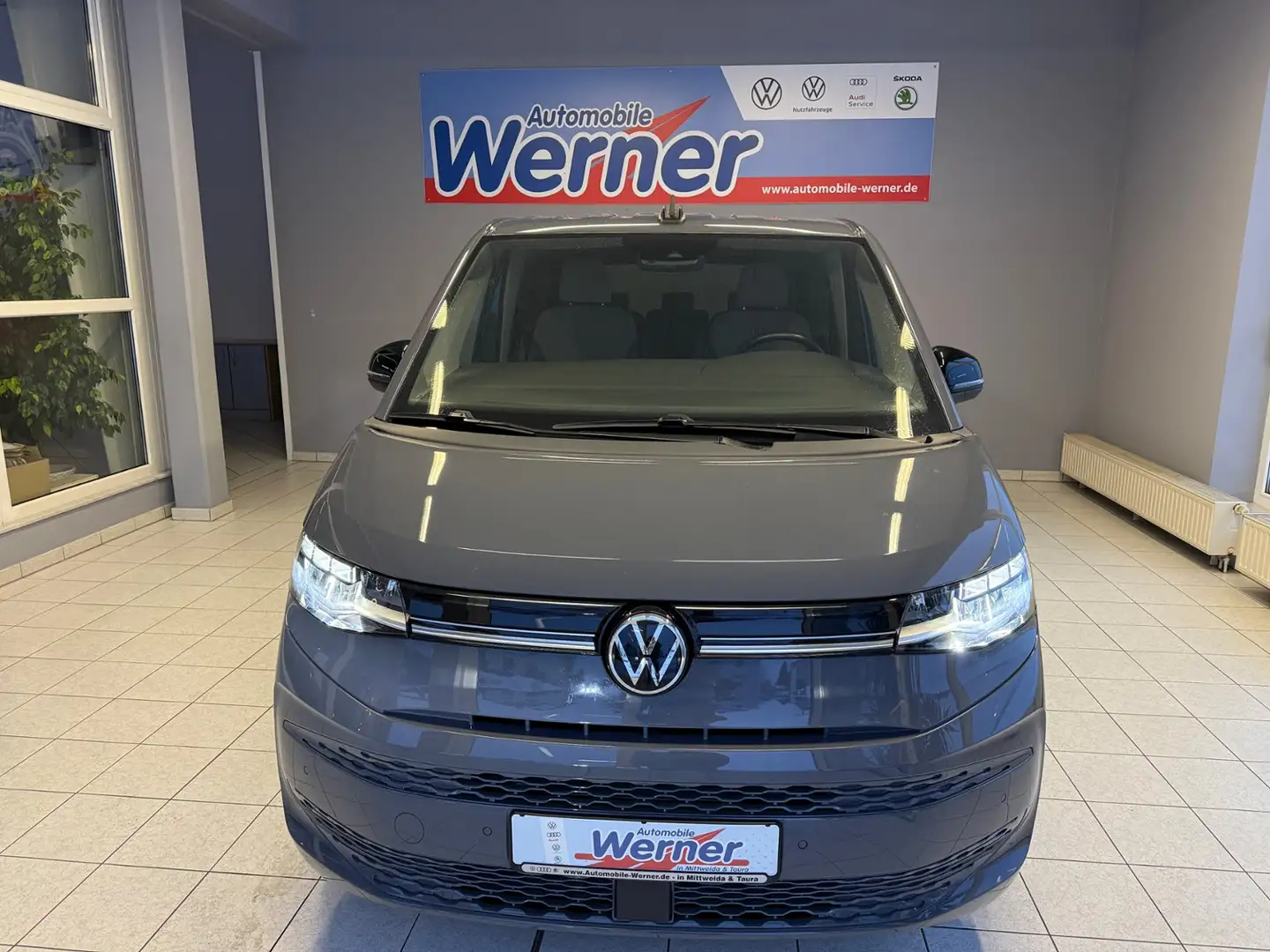 Volkswagen T7 Multivan Lang 1.4 eHybrid App-Navi RKamer Grau - 2