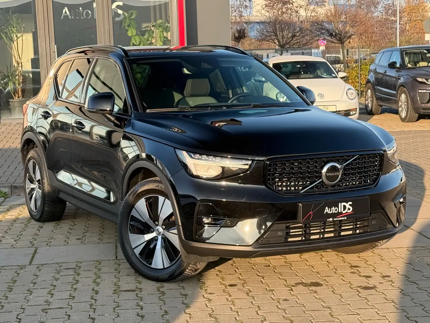 Volvo XC40 Plus Dark Recharge /Harman-Kardon/Navi/SHZ Schwarz - 2
