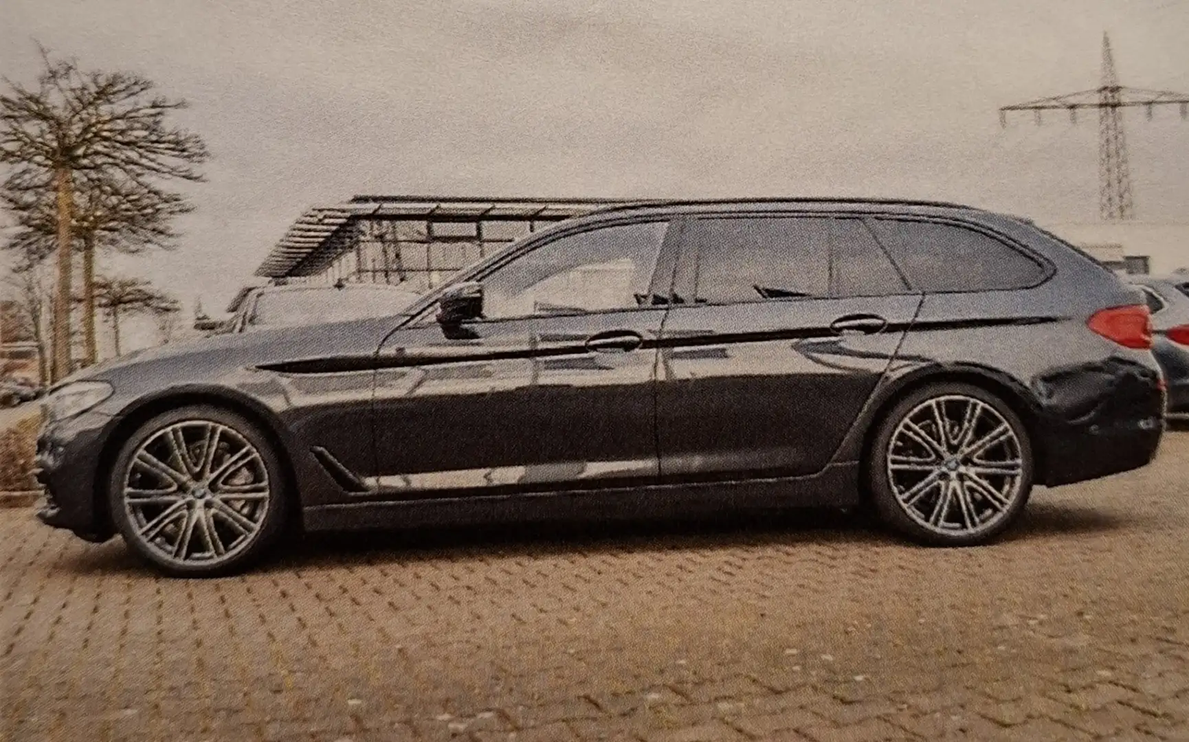 BMW 530 530d xDrive Touring Aut. Sport Line - 1