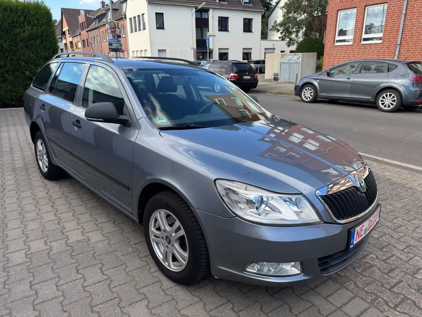 Skoda Octavia Combi Fun-TÜV & Inspektion NEU-AHK Grau - 2