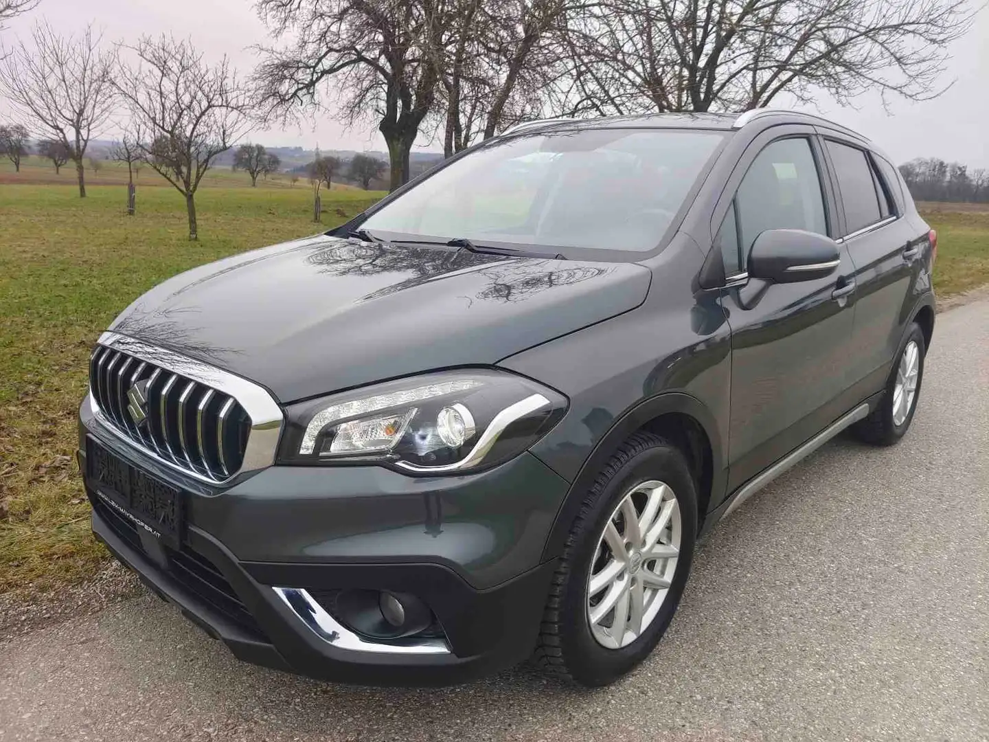 Suzuki SX4 S-Cross Club Grau - 1
