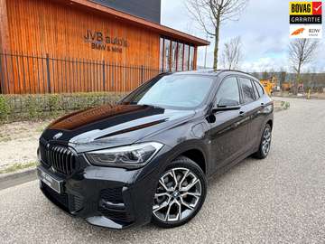 BMW X1 XDrive25e M-sport, panorama, trekhaak, HUD