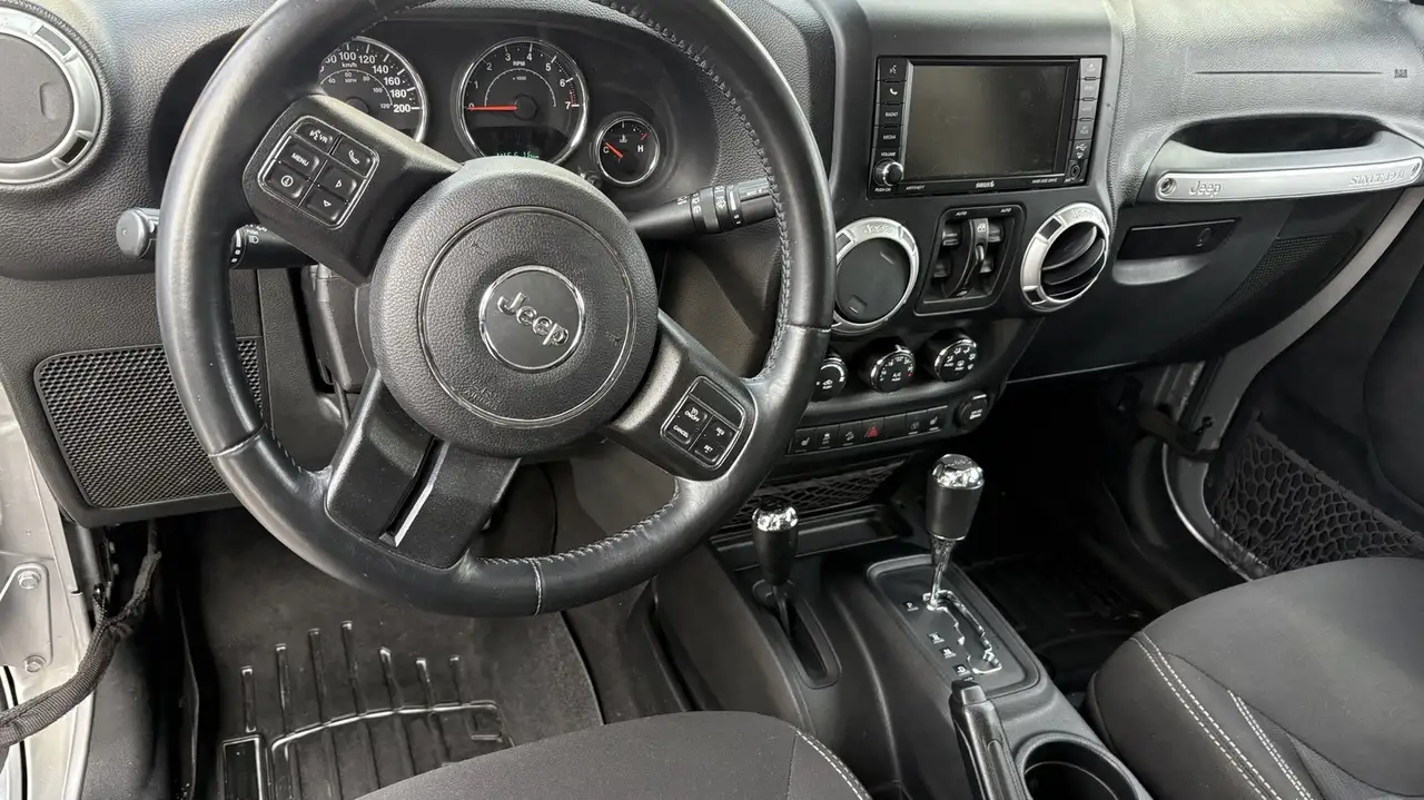 Jeep Wrangler снимка Jeep Wrangler