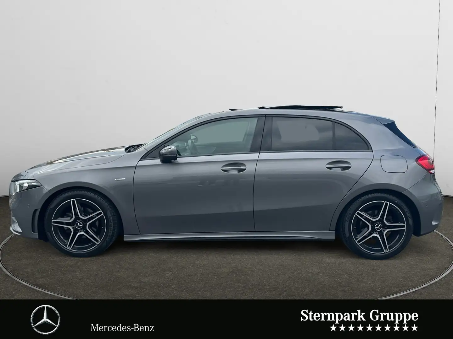 Mercedes-Benz A 180 A 180 AMG Line EDITION PANO*NIGHT*RFK*DISTRONIC* Grau - 2