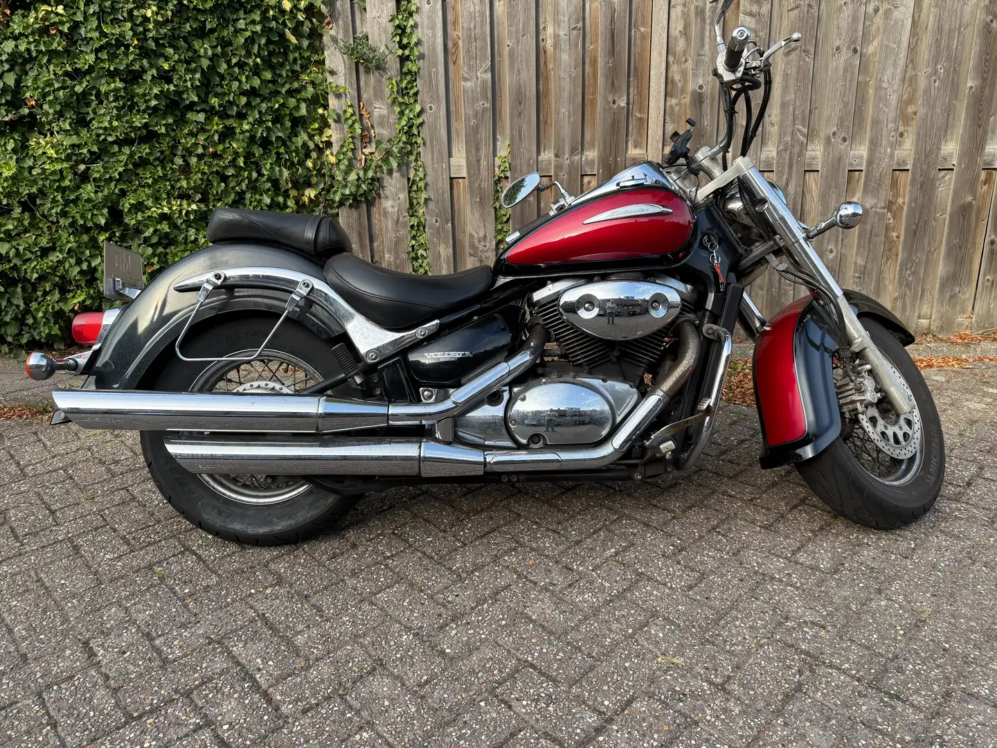 Suzuki VL 800 Rood - 2