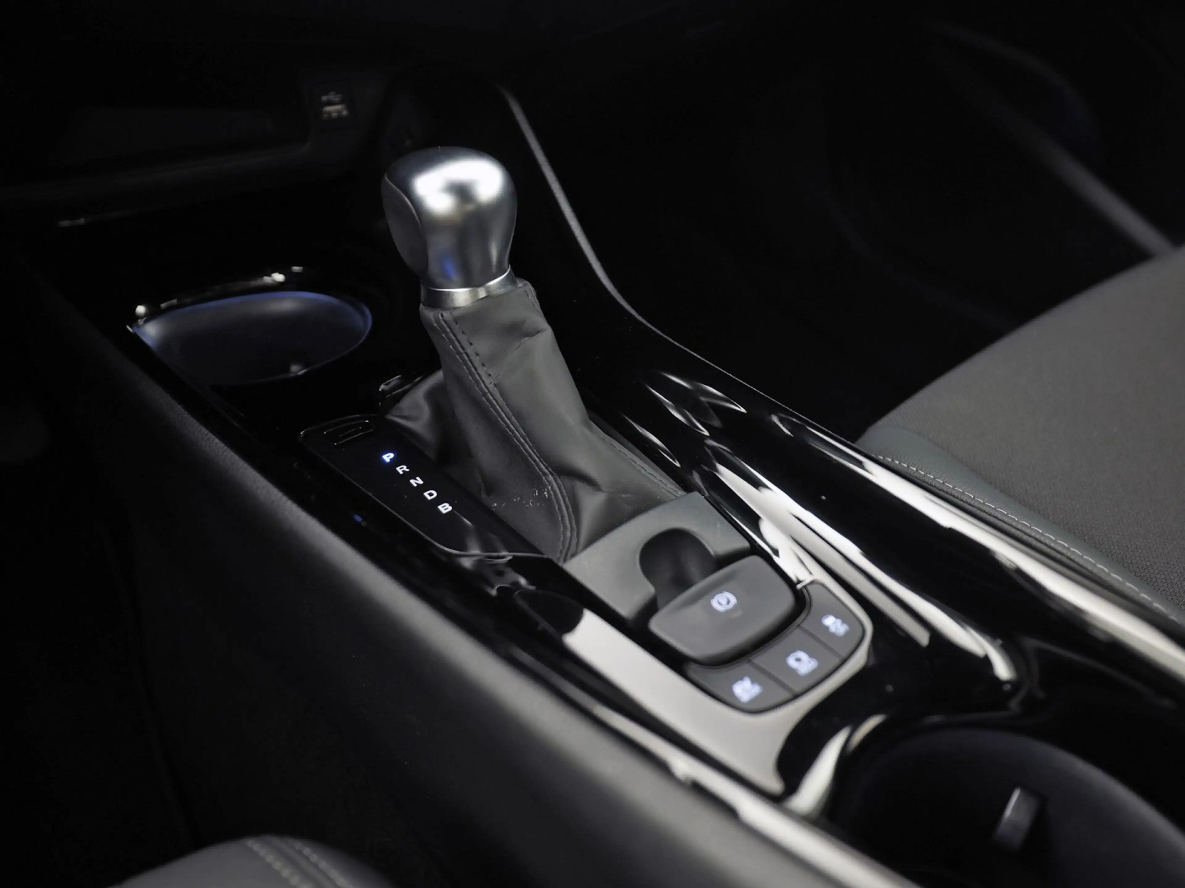 Toyota C-HR 1.8 Hybrid Sport Automaat (GROOT NAVI, CLIMATE, CA — photo 11