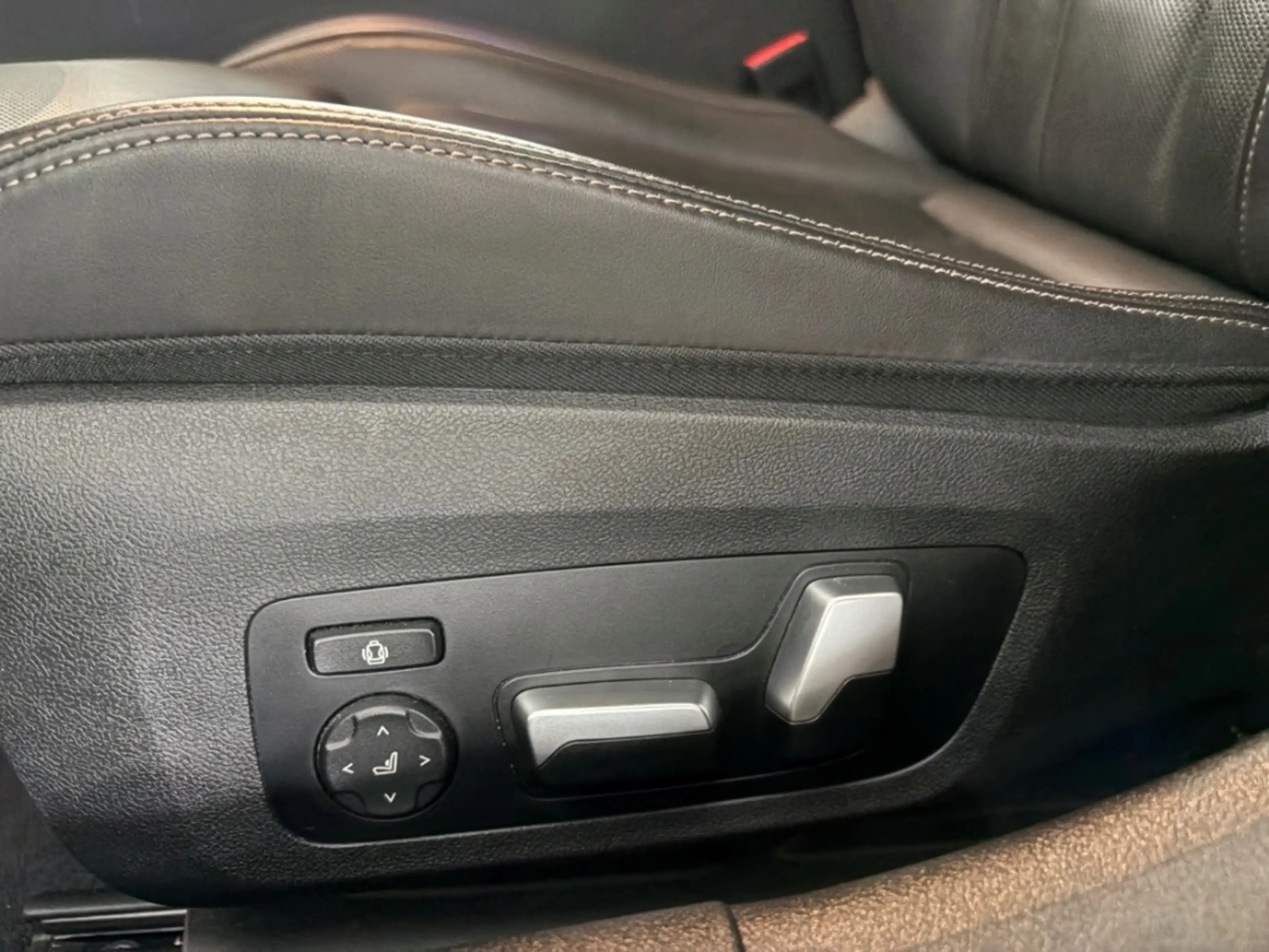 Alpina B8 Navi Leder Pano BMW Laserlicht Bowers&Wilkins 360 — photo 9