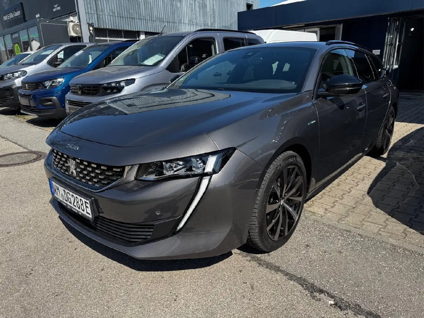 Peugeot 508 SW Hybrid 225 GT Pack Grau - 2