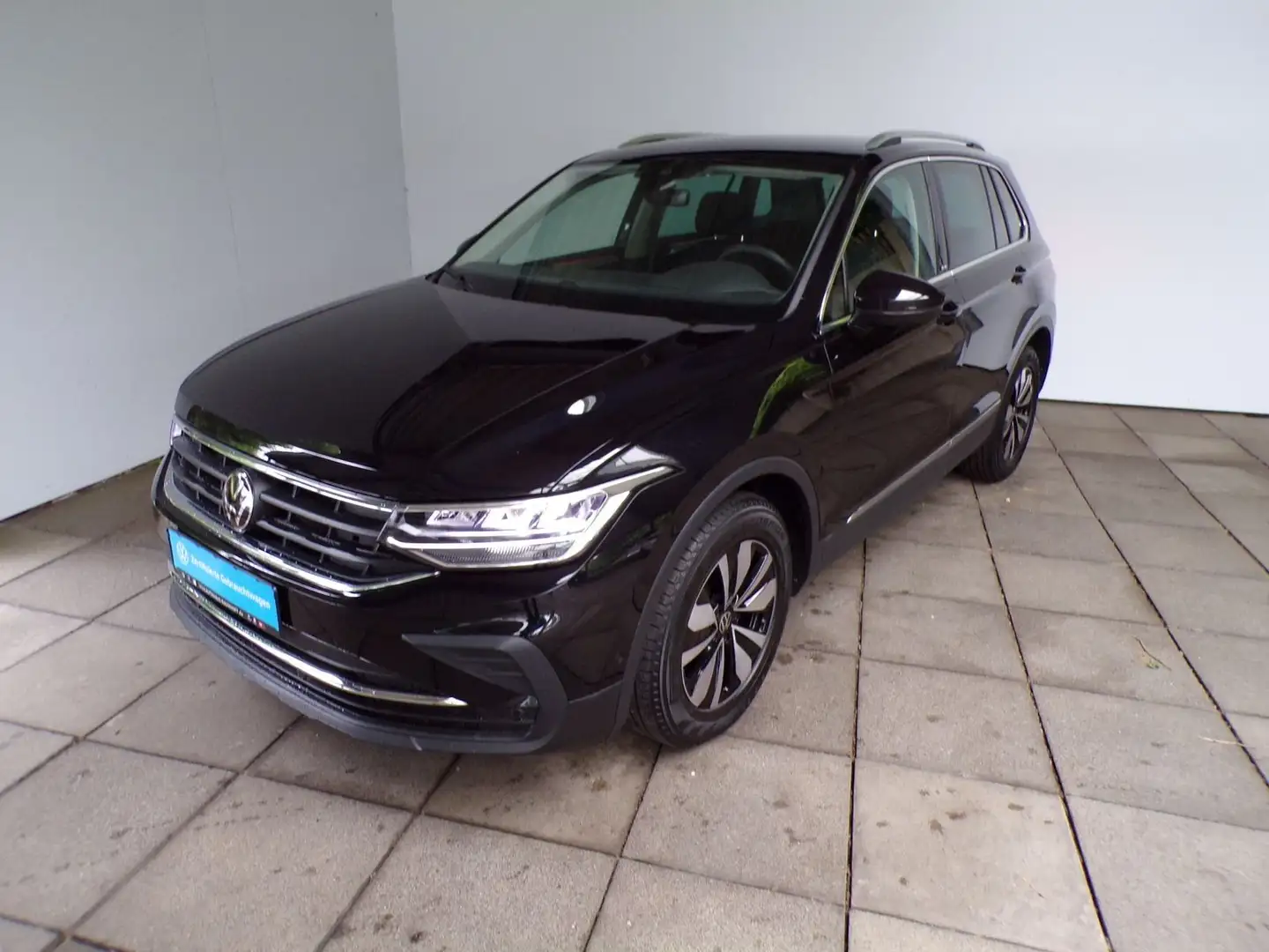 Volkswagen Tiguan TIGUAN 1.5 TSI MOVE / LED'S+NAVI+STANDHZG Schwarz - 2