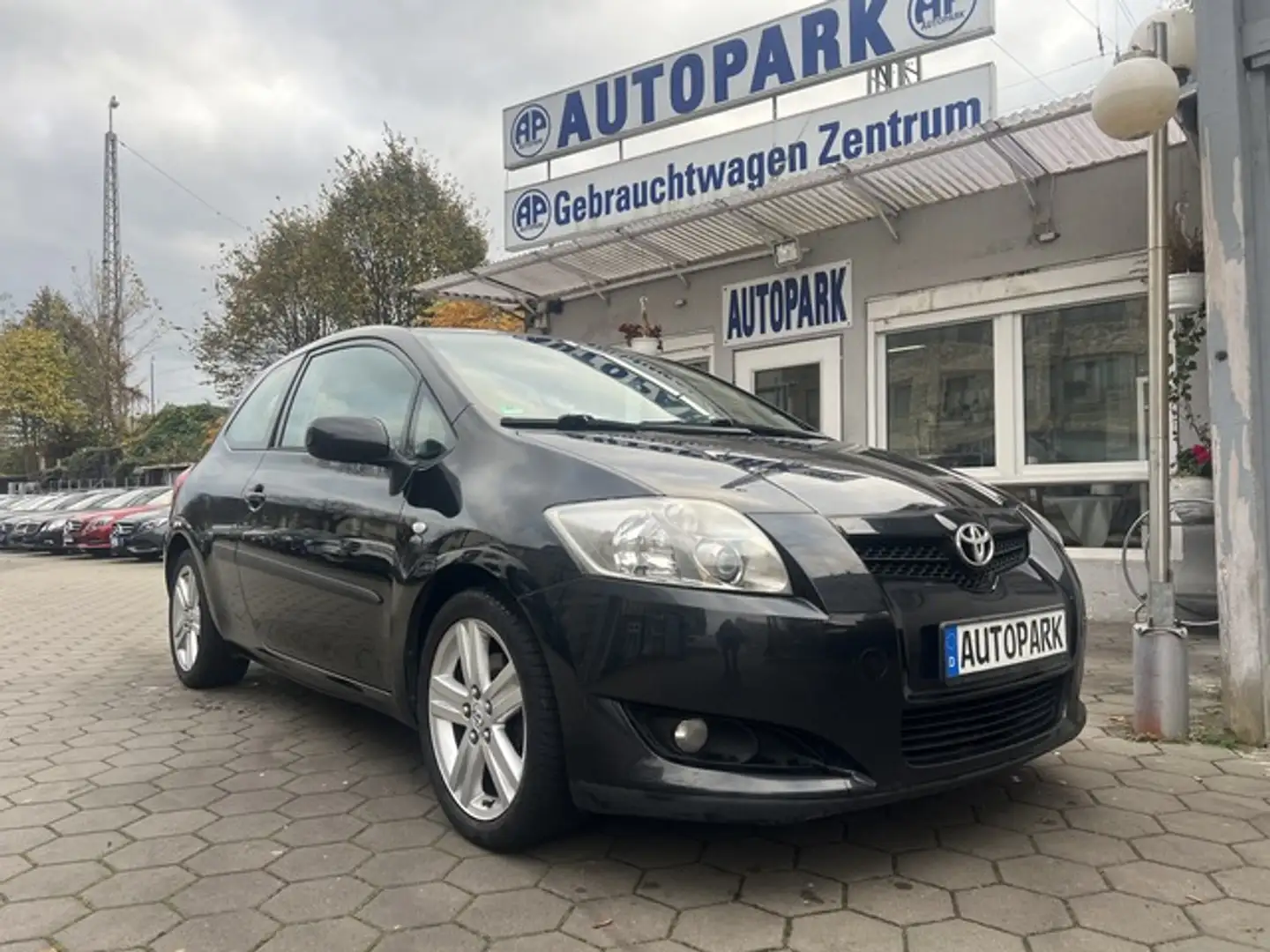 Toyota Auris 2.2 D-CAT*Klima*Navi*AnHK*Alu Schwarz - 1