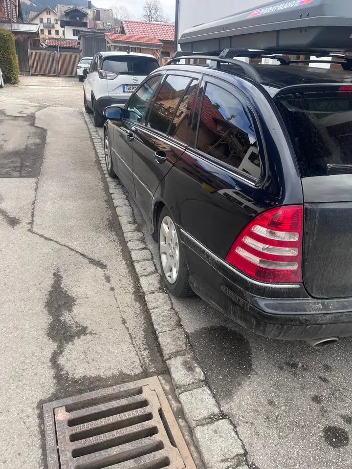 Mercedes-Benz C 230