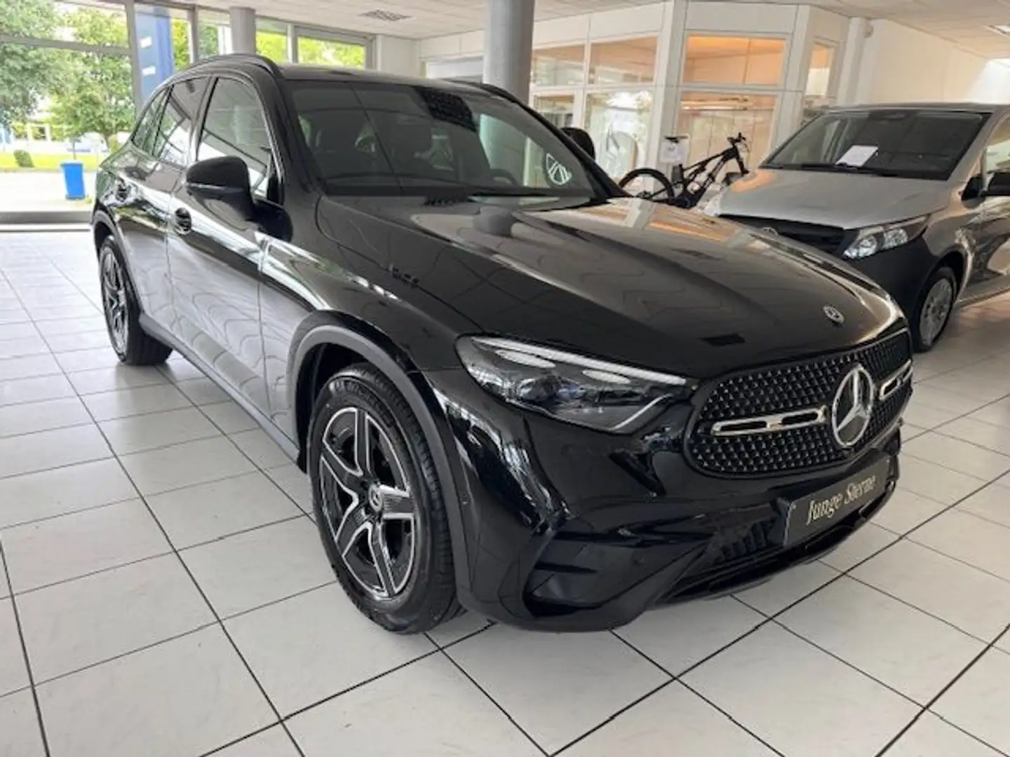 Mercedes-Benz GLC 450 d 4M AMG Line Adv+ Pano AHK Memory 360° Schwarz - 2