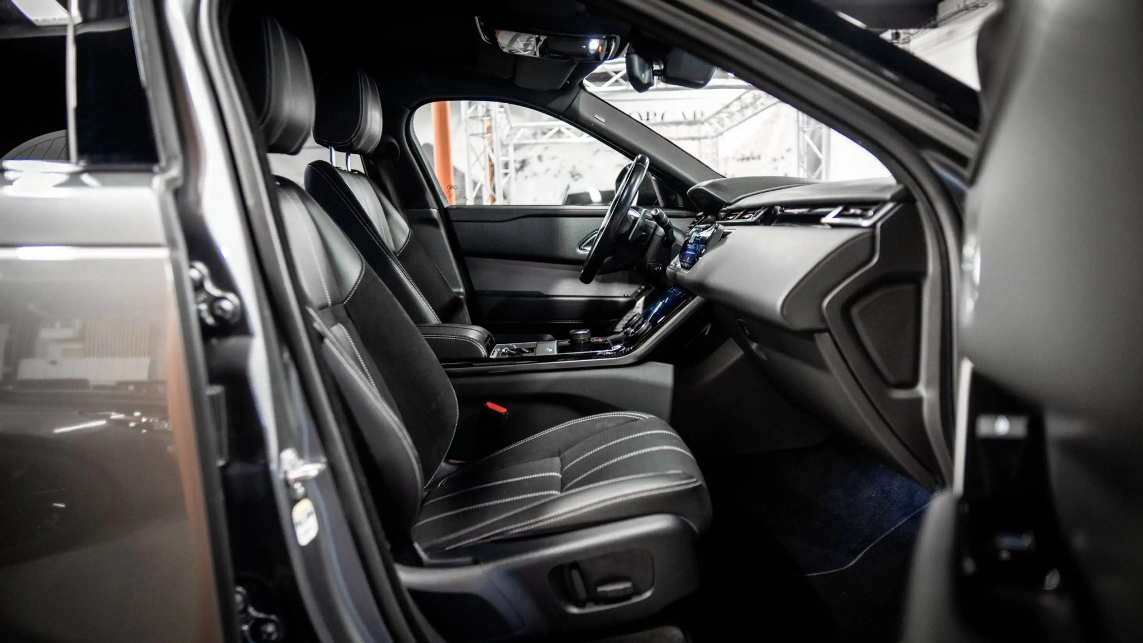 Land Rover Range Rover Velar 3.0 V6 SC AWD R-Dynamic SE | 380 PK|ACC|CLIMA|CARP — photo 11