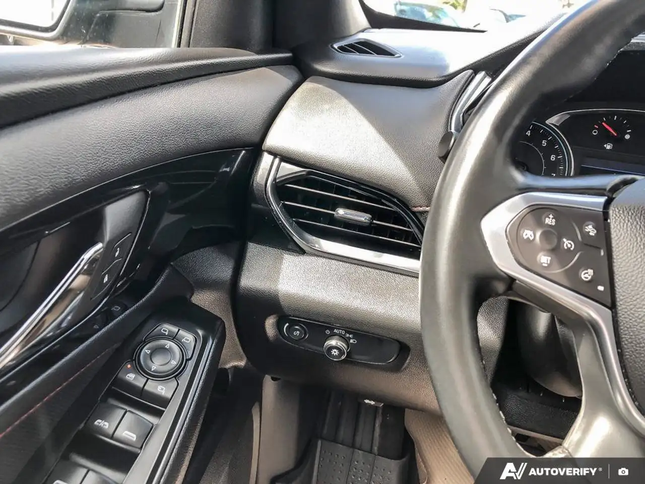 Chevrolet Traverse photo Chevrolet Traverse