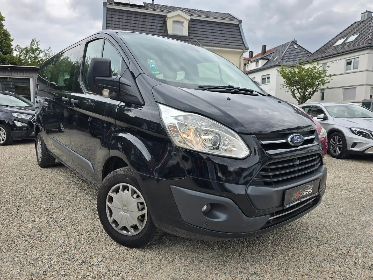 Ford Transit Custom 2:0 Kombi 310 L2 Negro - 1