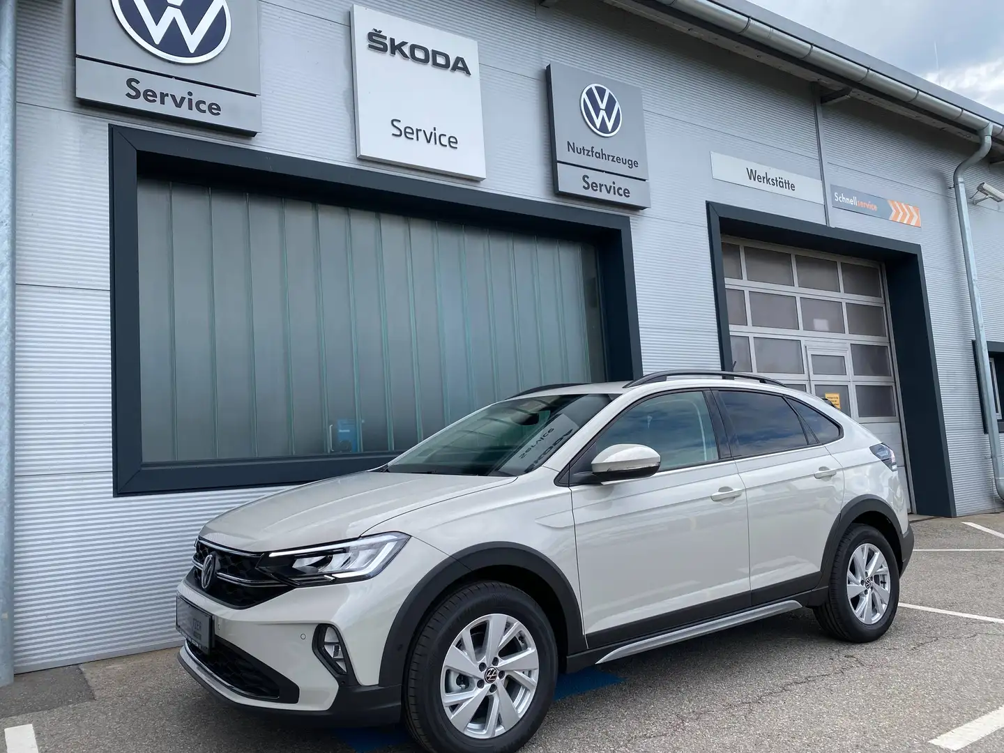 Volkswagen Taigo Life 95TSI-Schalter LED,AHV,PDCx2,2Z-Klimatronic,ACC-Tempomat,Nebelscheinwerfer,App-Connect,Telefonschnittstelle ... Grau - 1