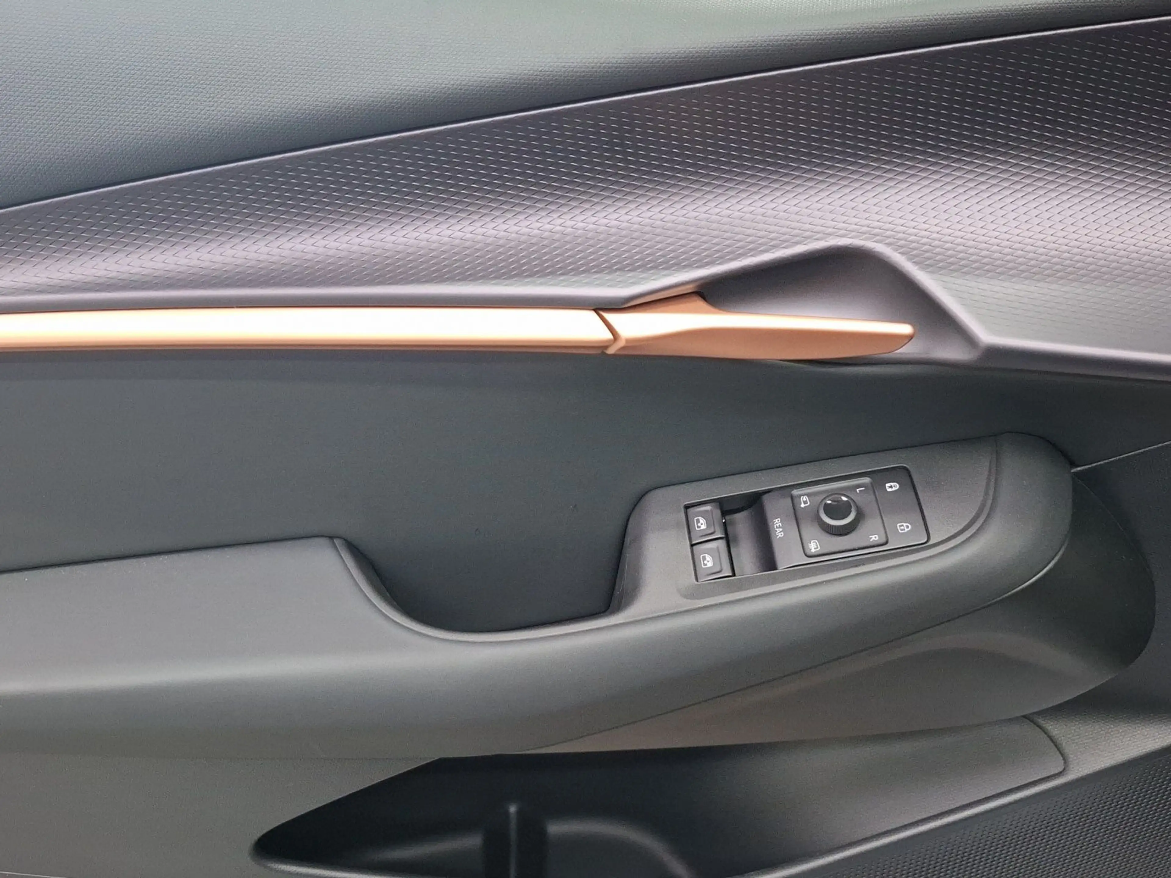 CUPRA Tavascan ENDURANCE HEAT PUMP STHZ LM19 REAR VIEW — photo 8