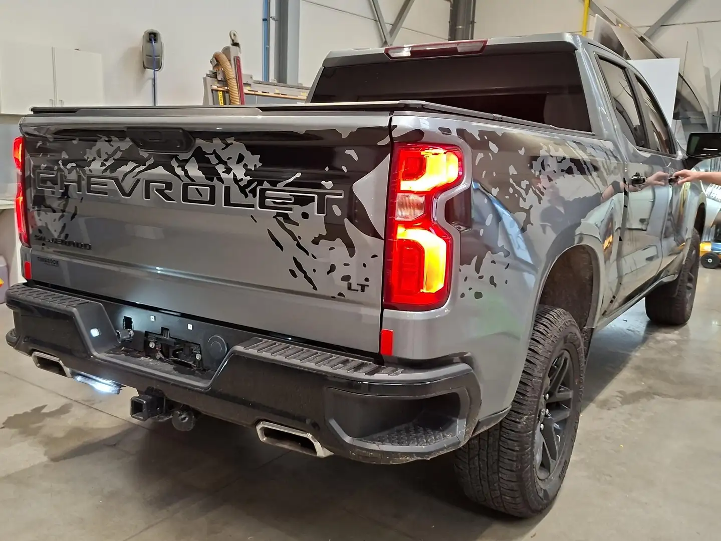 Chevrolet Silverado 1500 Argintiu - 2