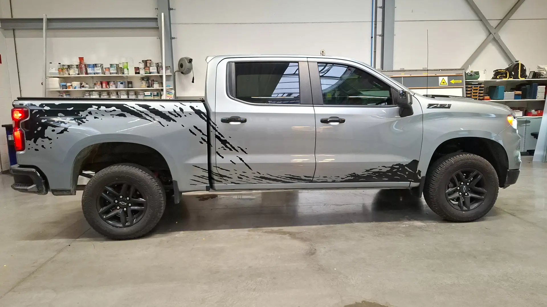 Chevrolet Silverado 1500 Argintiu - 1