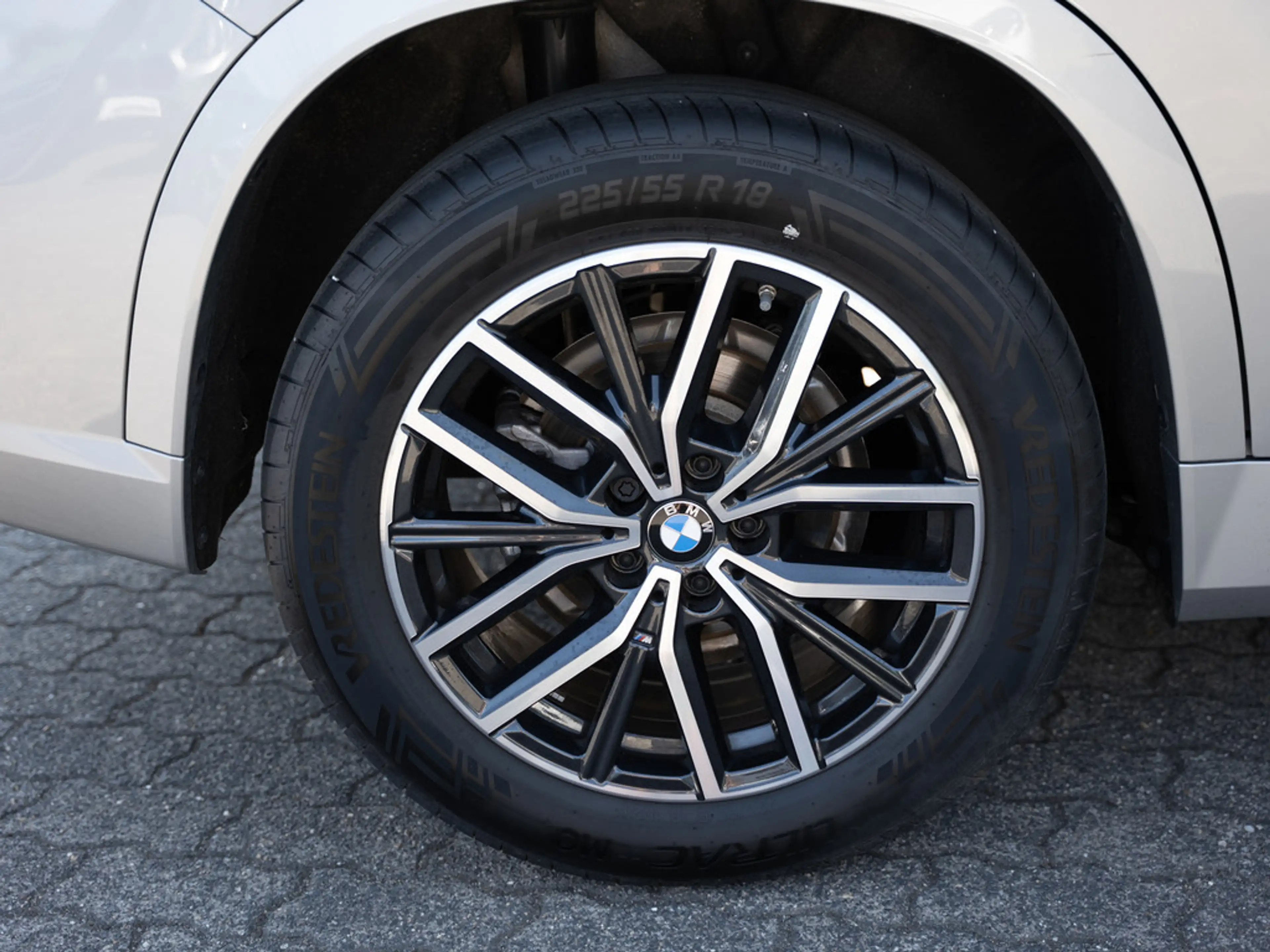 BMW X1 sDrive 18i M-Sport PANO LED NAVI KAMERA — photo 10