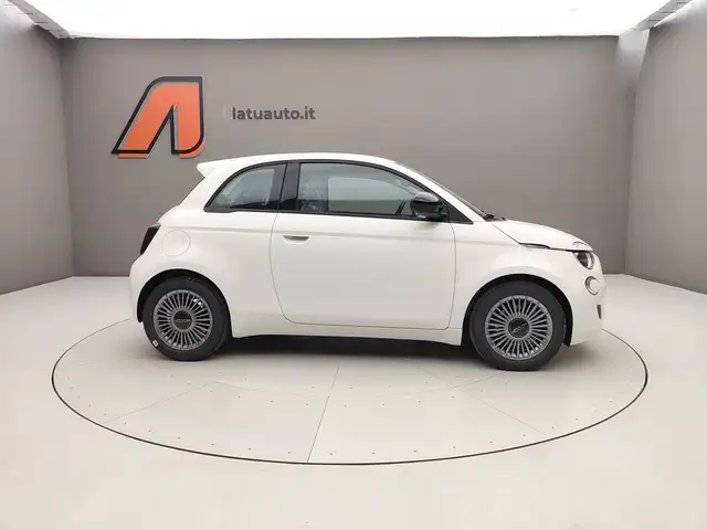 Fiat 500 view 8
