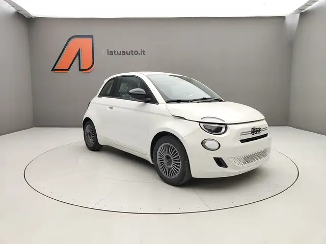 Fiat 500 view 3