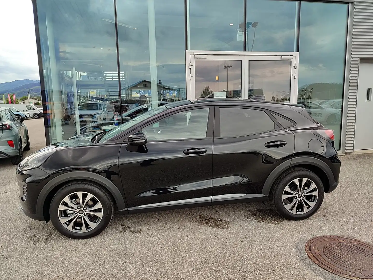 Ford Puma 1,0 EcoBoost Hybrid Titanium Zwart - 2
