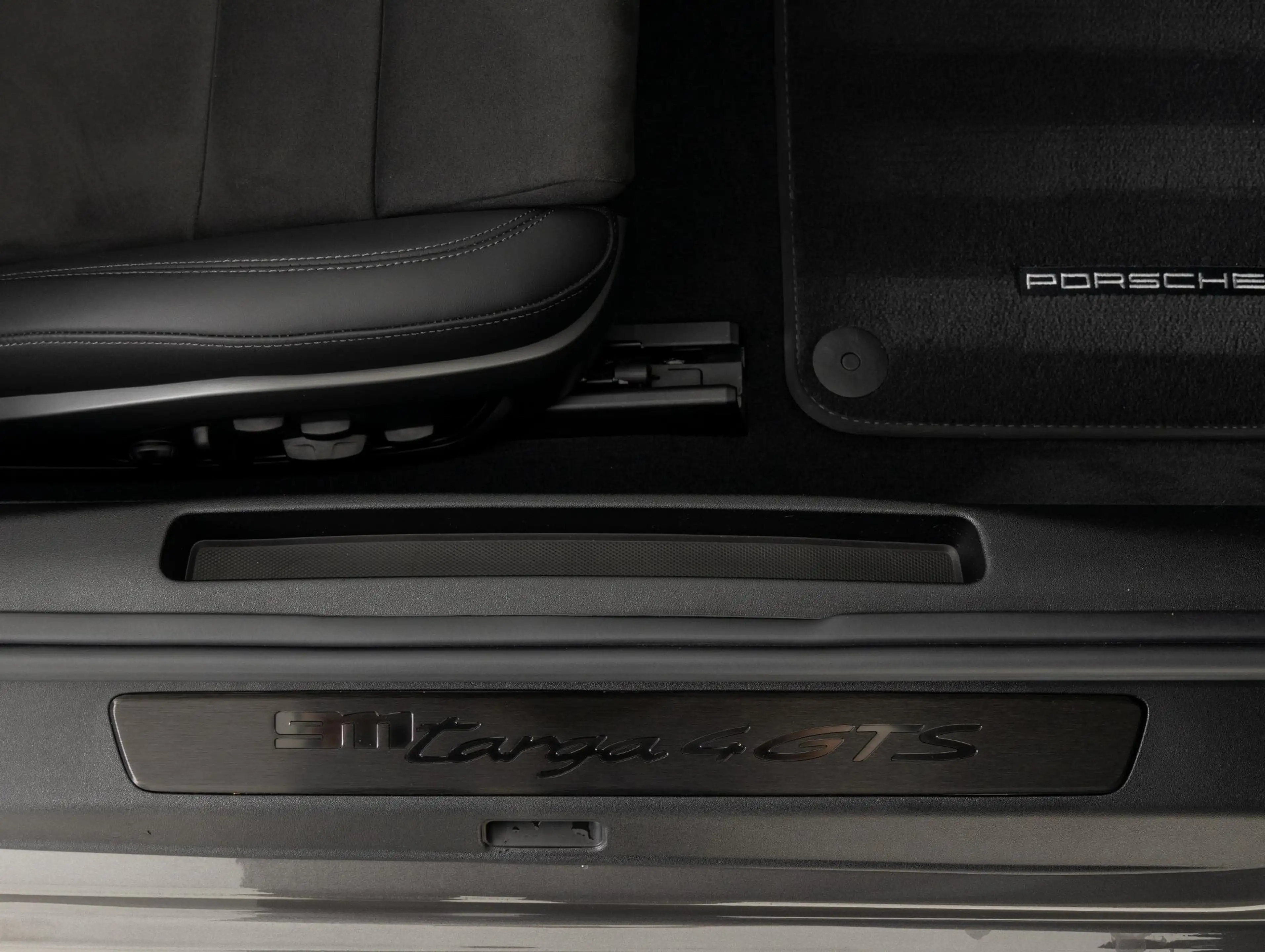 Porsche 992 Targa 4 GTS — photo 34