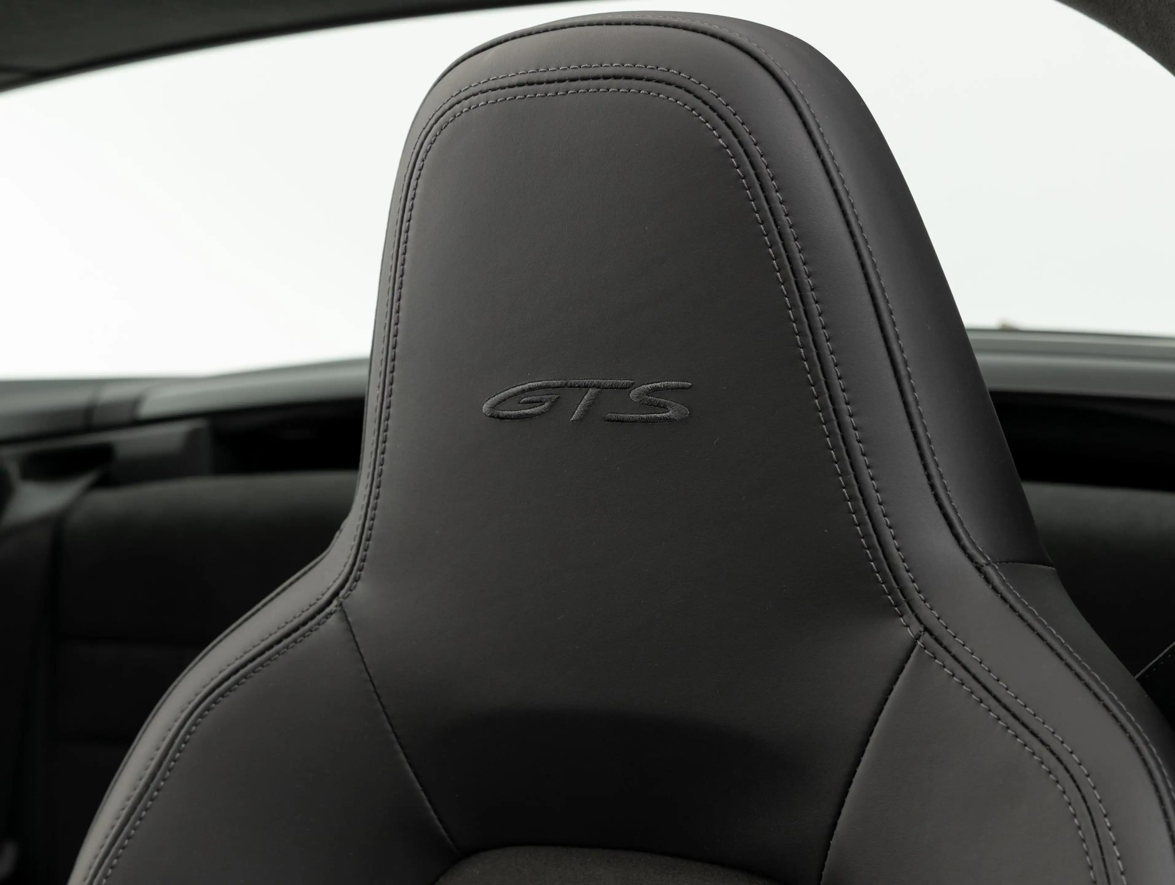 Porsche 992 Targa 4 GTS — photo 45