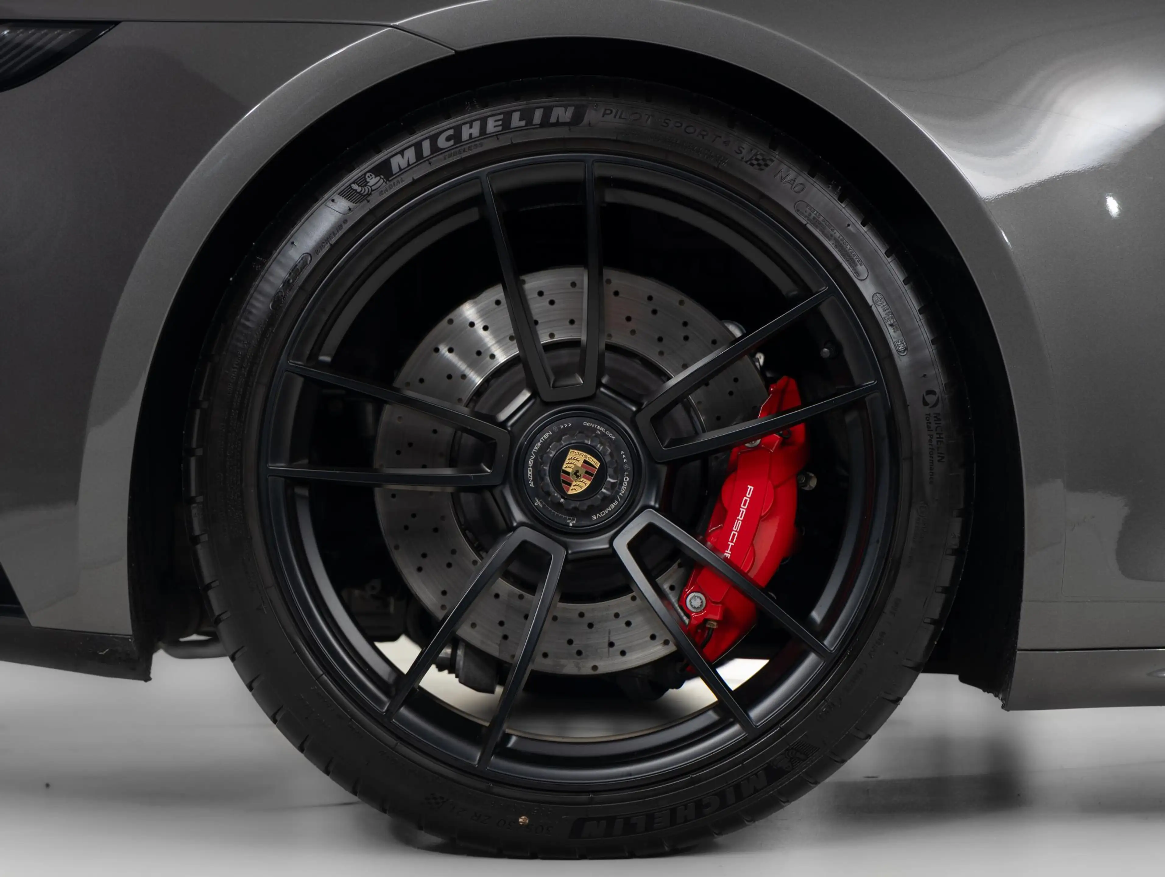 Porsche 992 Targa 4 GTS — photo 23