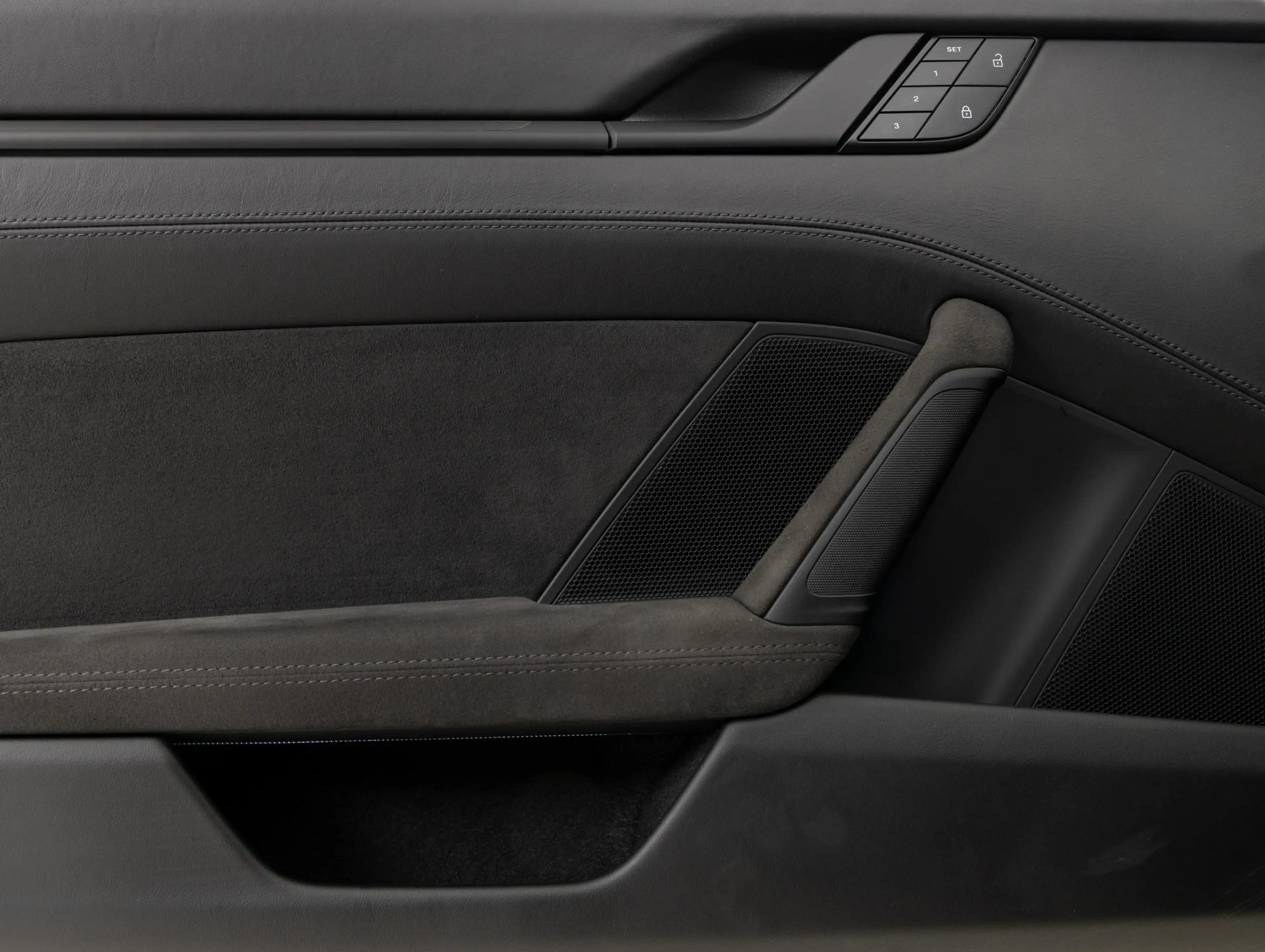Porsche 992 Targa 4 GTS — photo 21