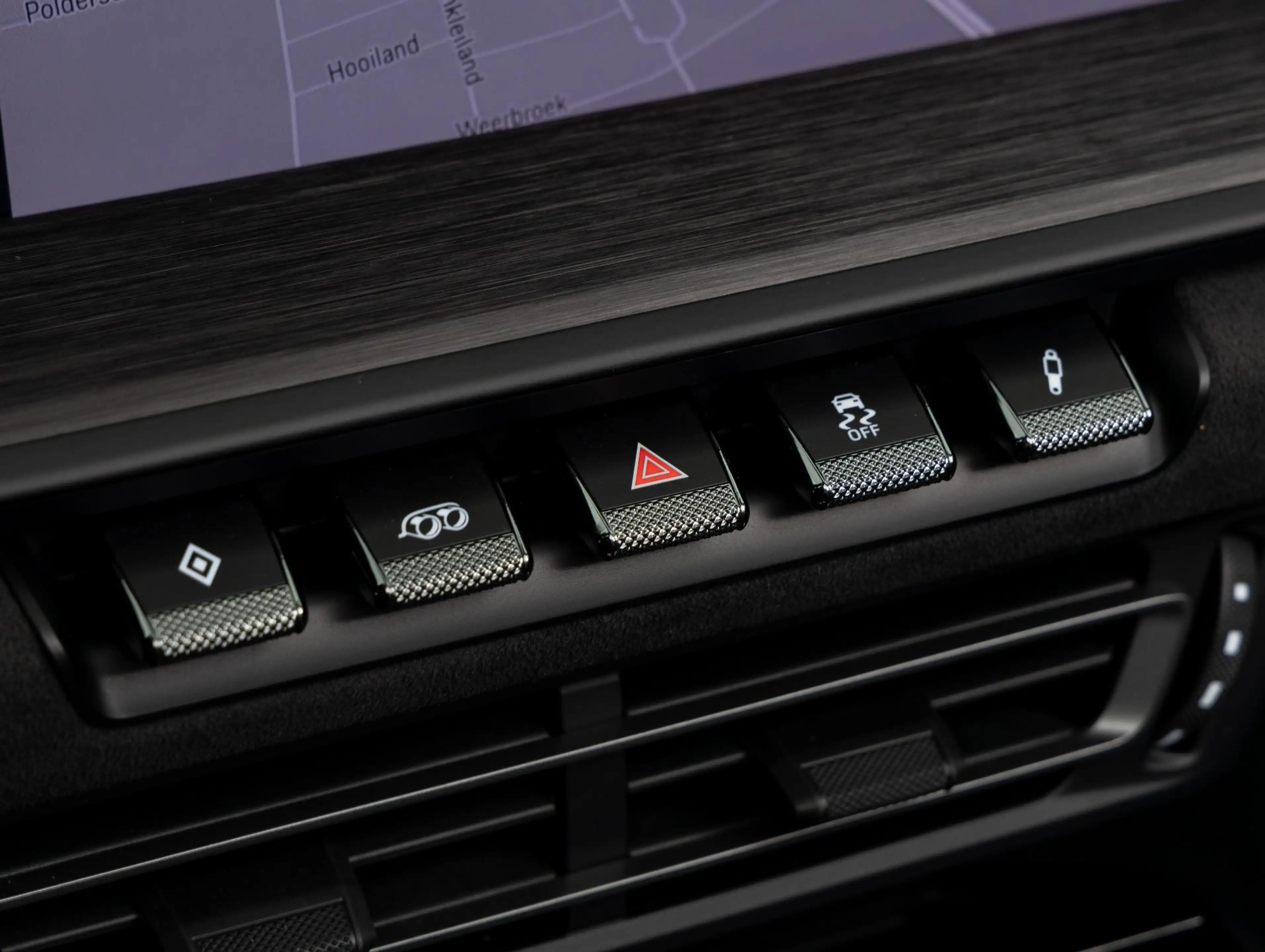 Porsche 992 Targa 4 GTS — photo 13