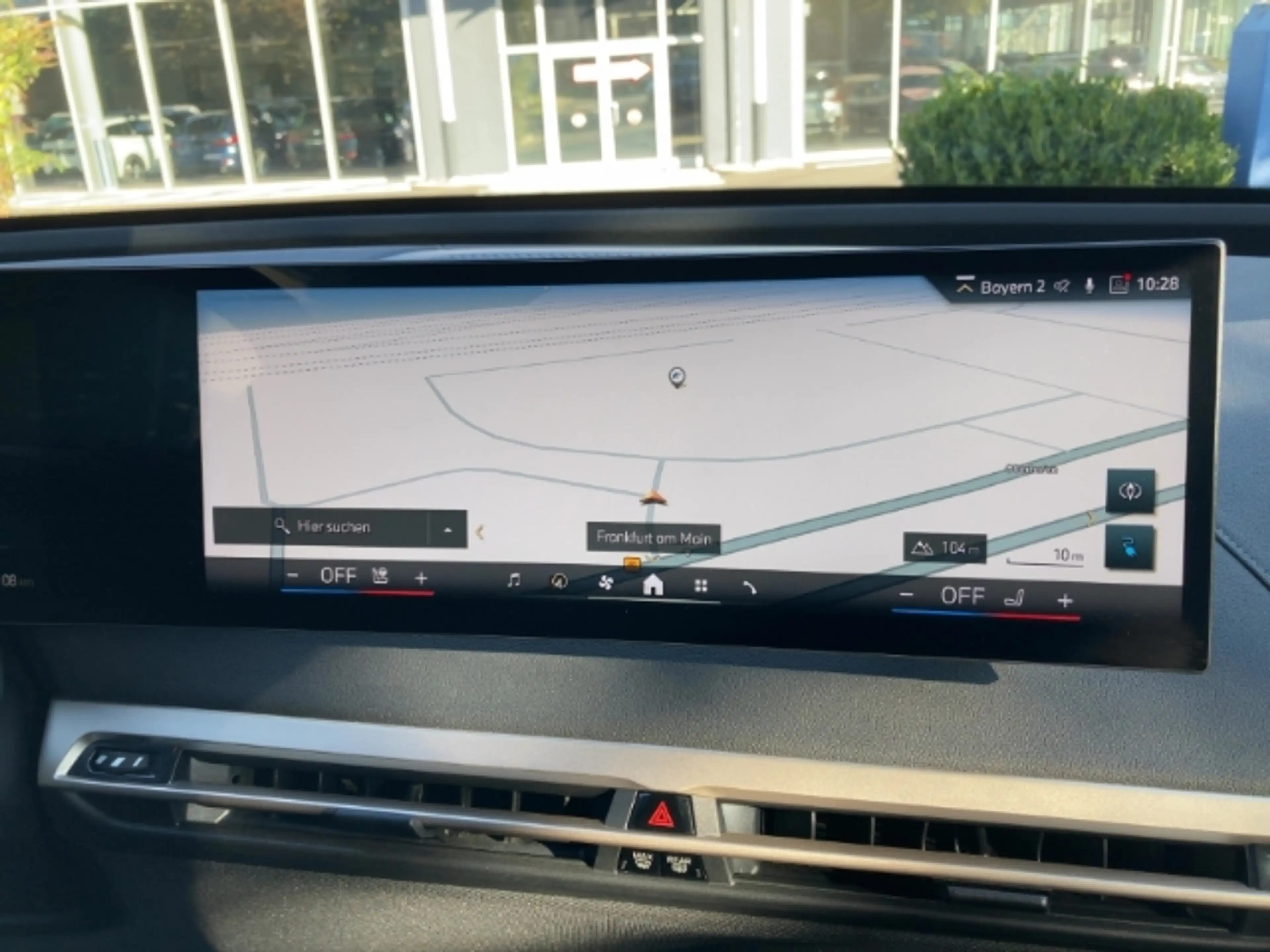 BMW iX xDrive 40 AHK-klappbar El. Panodach Panorama Navi — photo 10