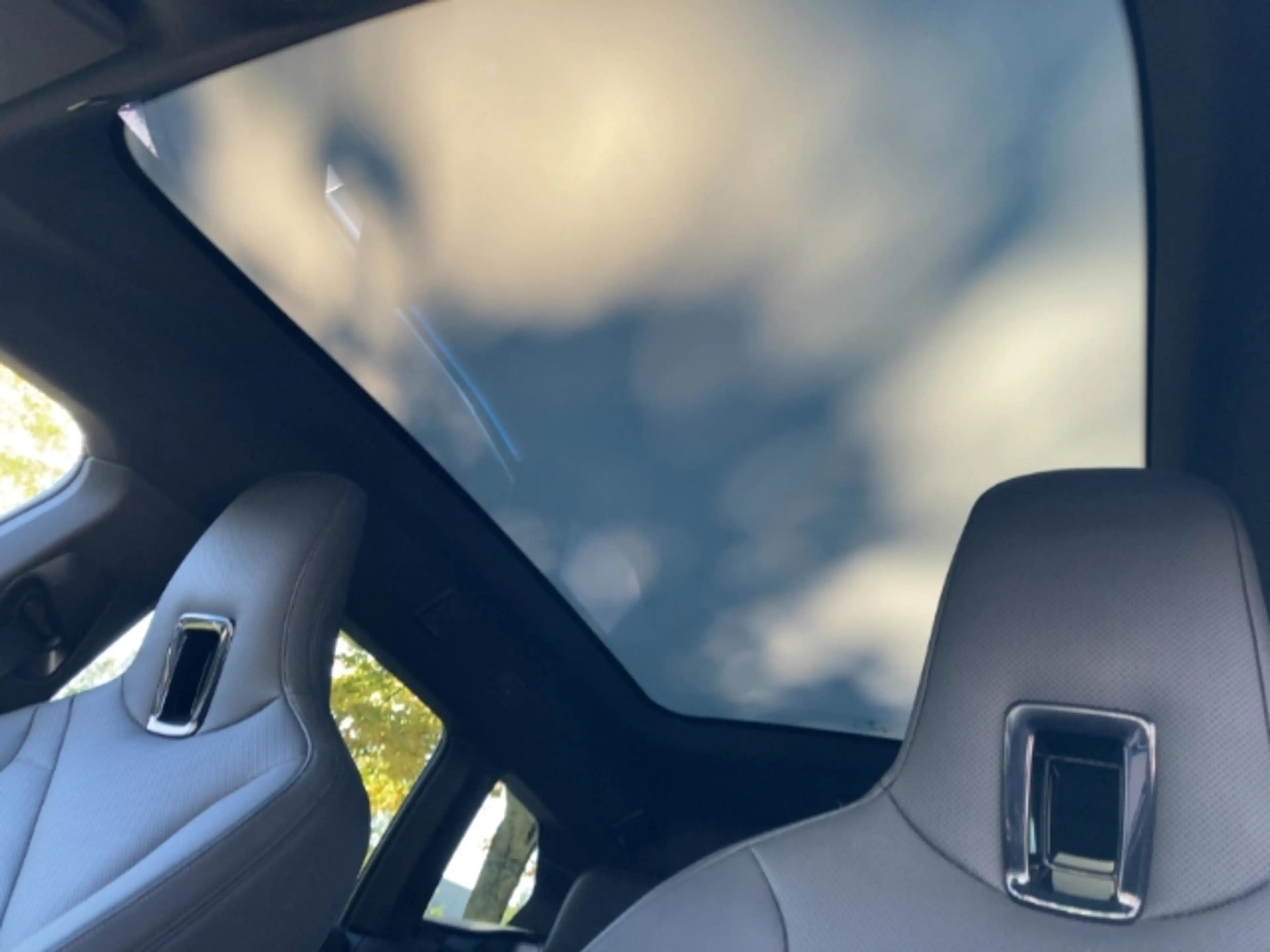 BMW iX xDrive 40 AHK-klappbar El. Panodach Panorama Navi — photo 15