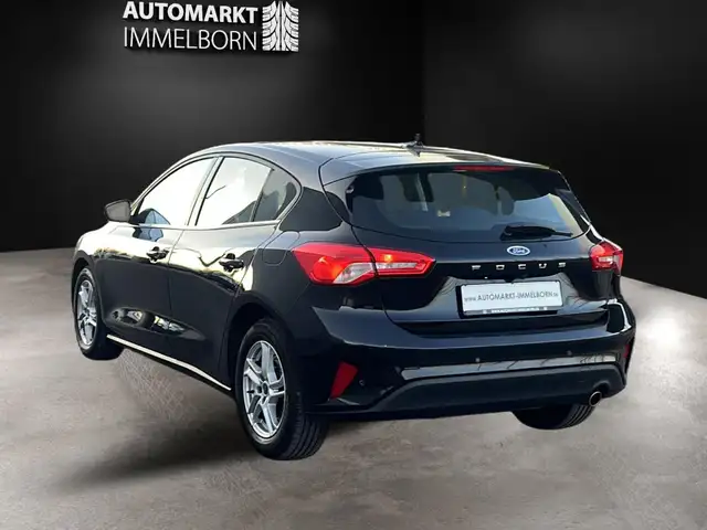 Ford Focus view 5
