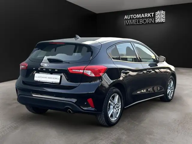 Ford Focus view 8