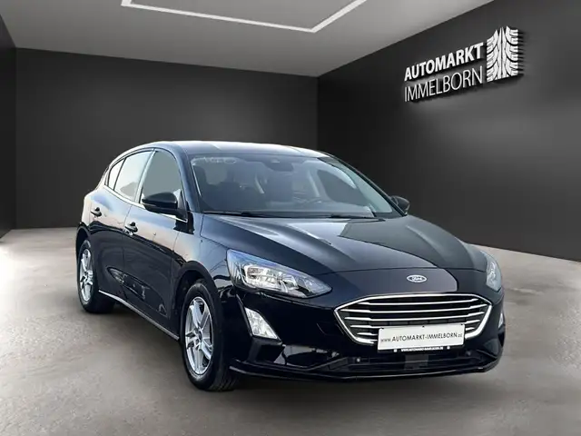 Ford Focus view 2