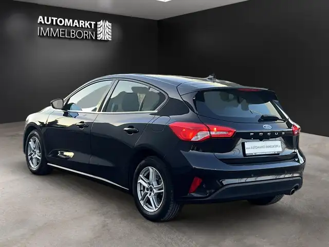 Ford Focus view 6