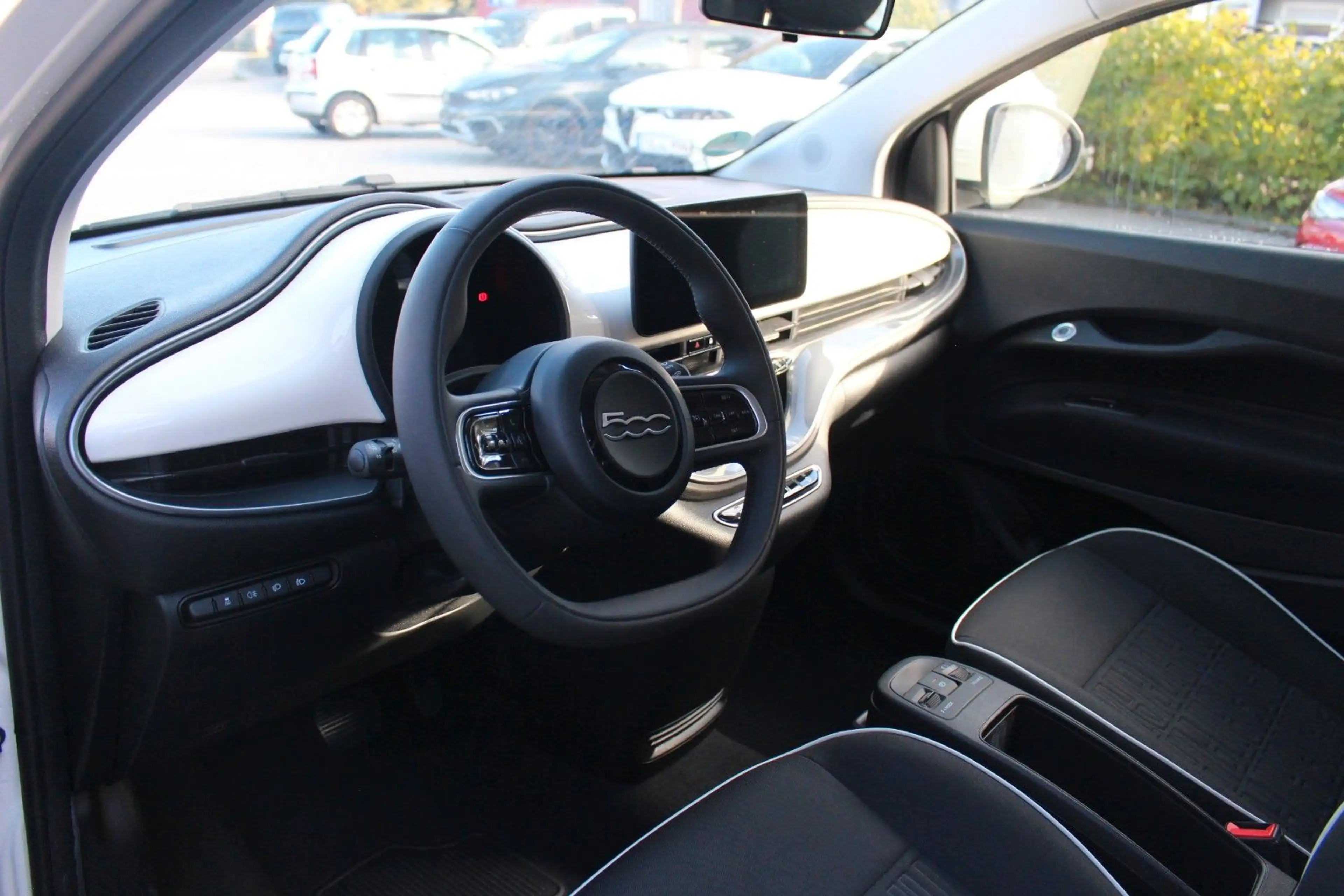Fiat 500e CARPLAY/SOH 96,1% — photo 7