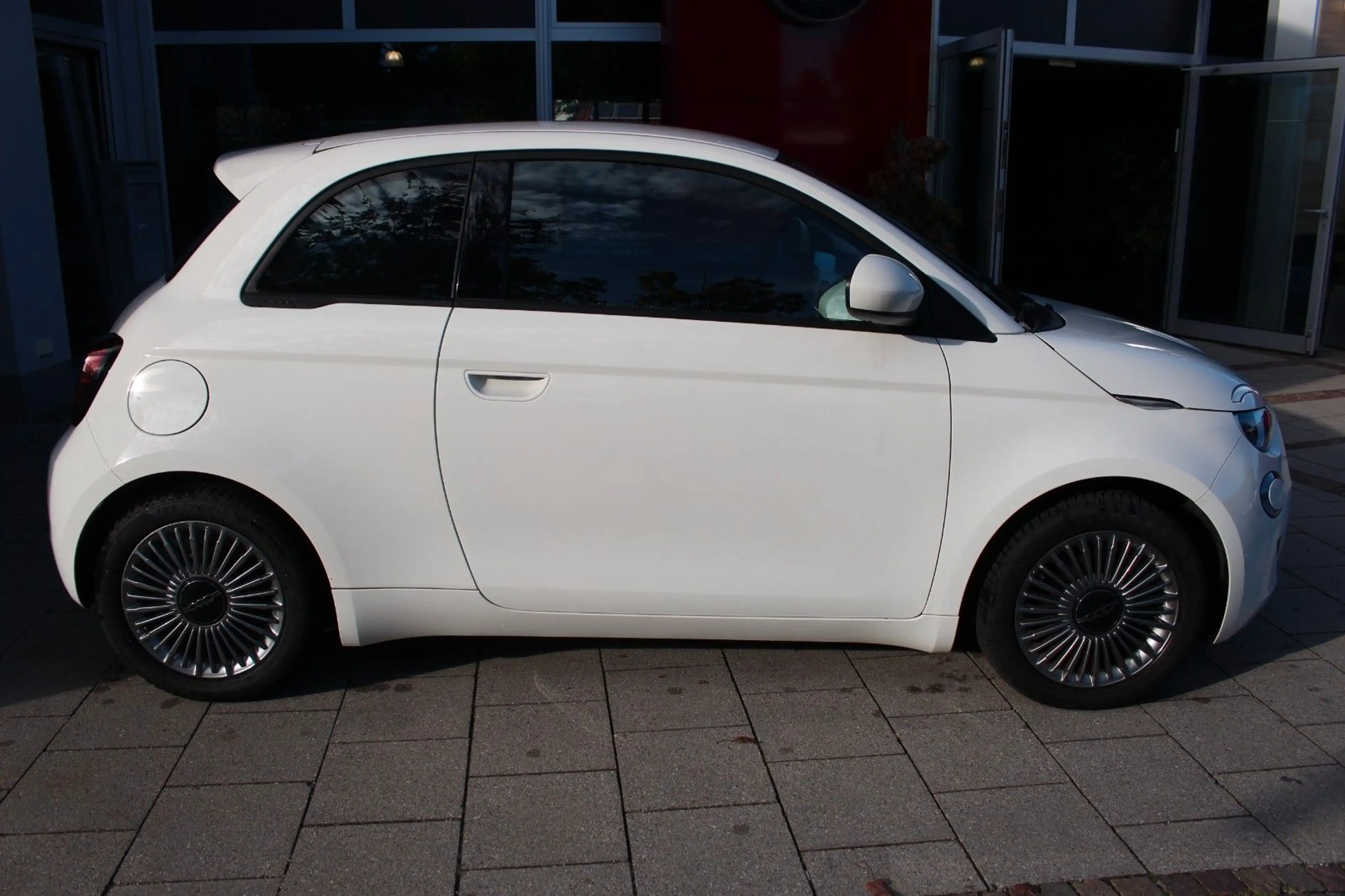 Fiat 500e CARPLAY/SOH 96,1% — photo 2