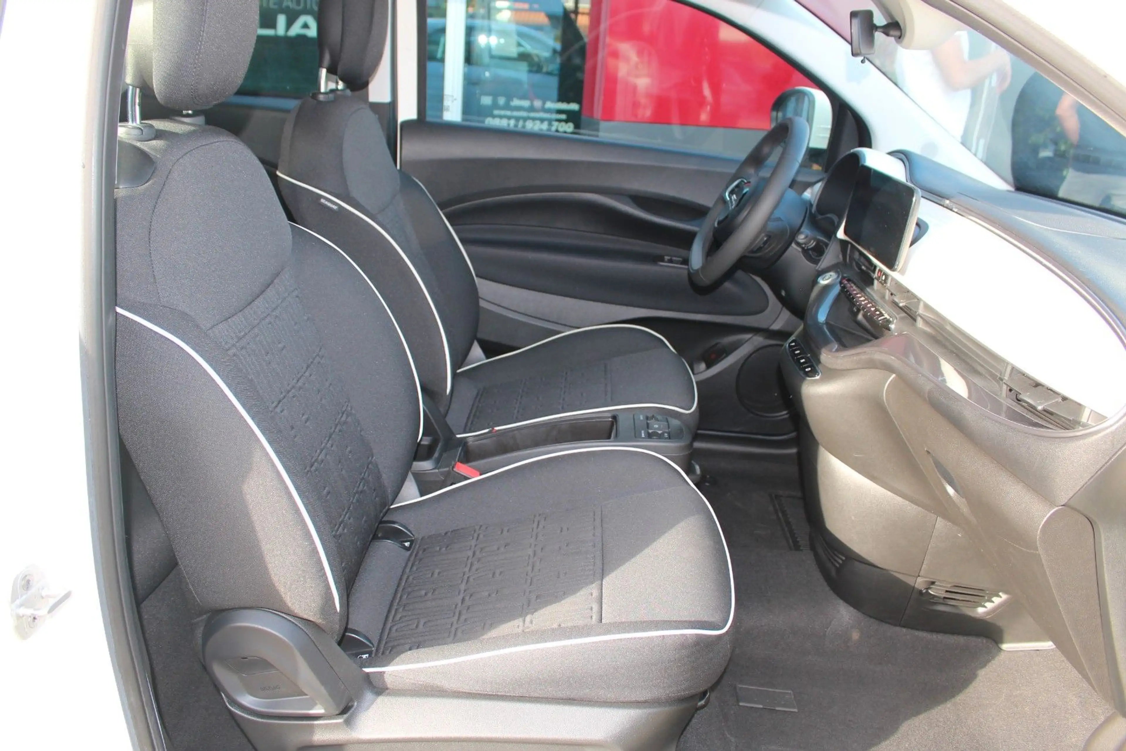 Fiat 500e CARPLAY/SOH 96,1% — photo 13